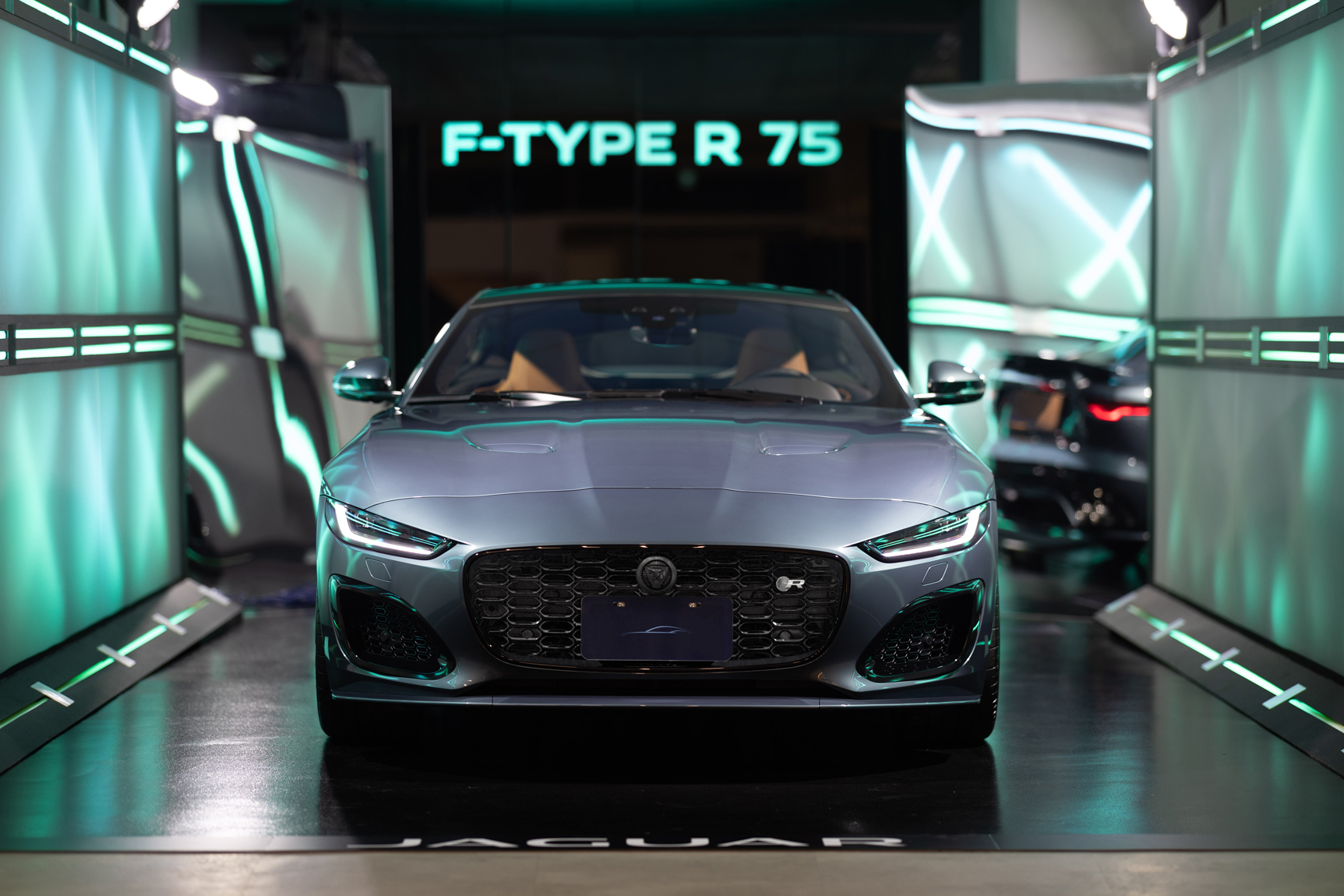 【新車登場】燃油時代的終章，純電未來的先聲！Jaguar F-TYPE R 75