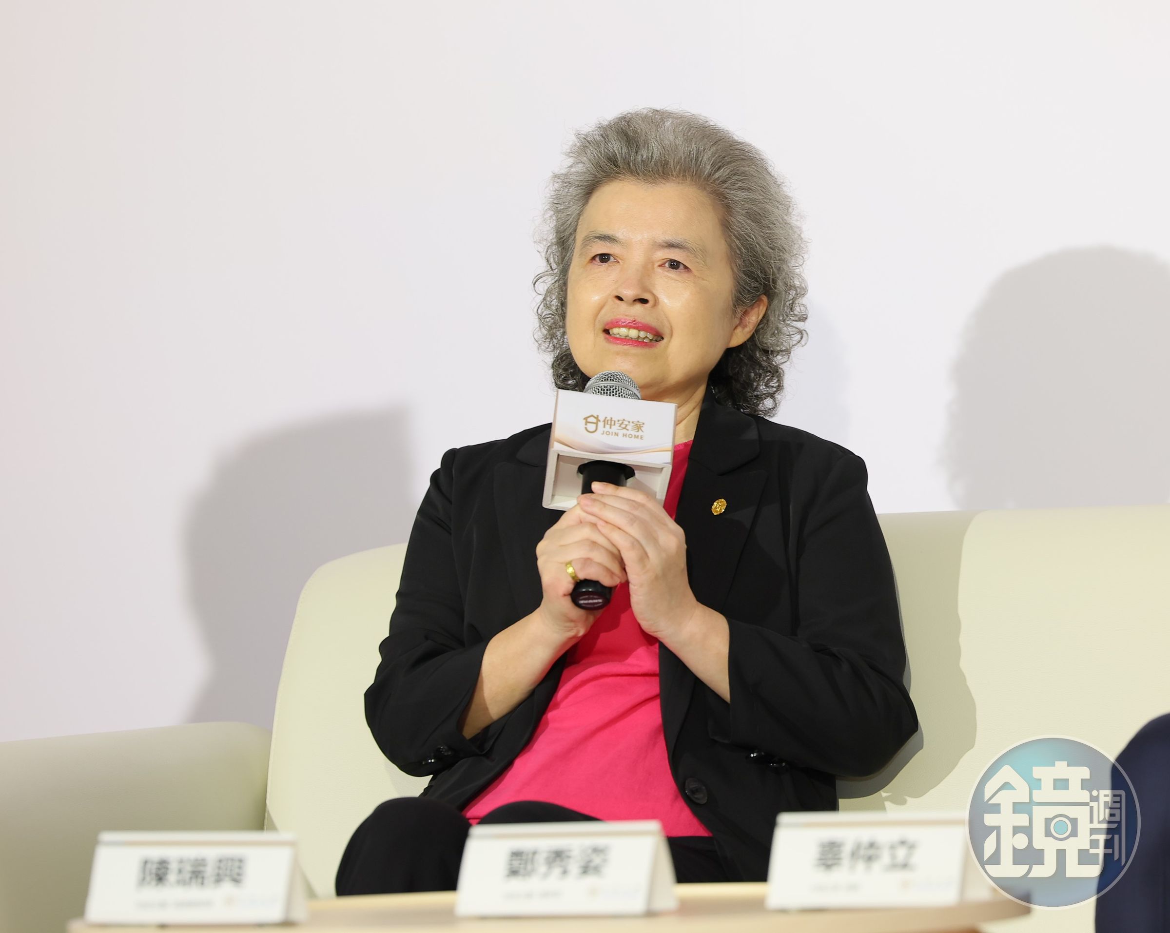 仲安生醫董事長鄭秀姿分享仲安家創立時的緣起、初心。(圖：中租企業提供)