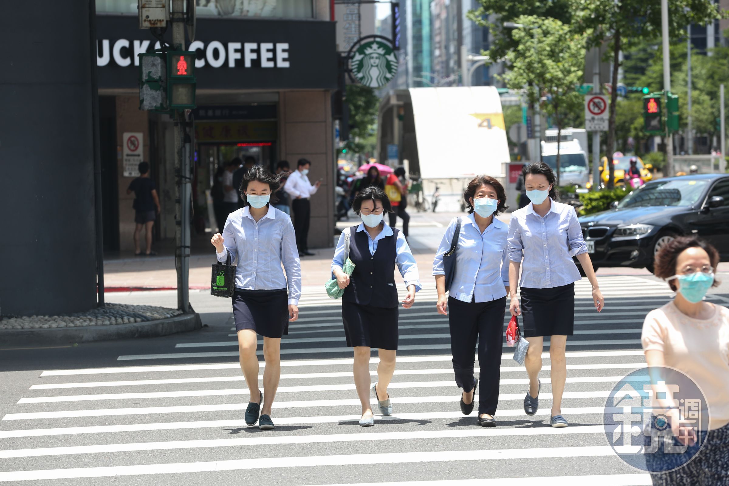 行政院通過擱置7年的《最低工資法》草案，時代力量出面痛批。（本刊資料照）