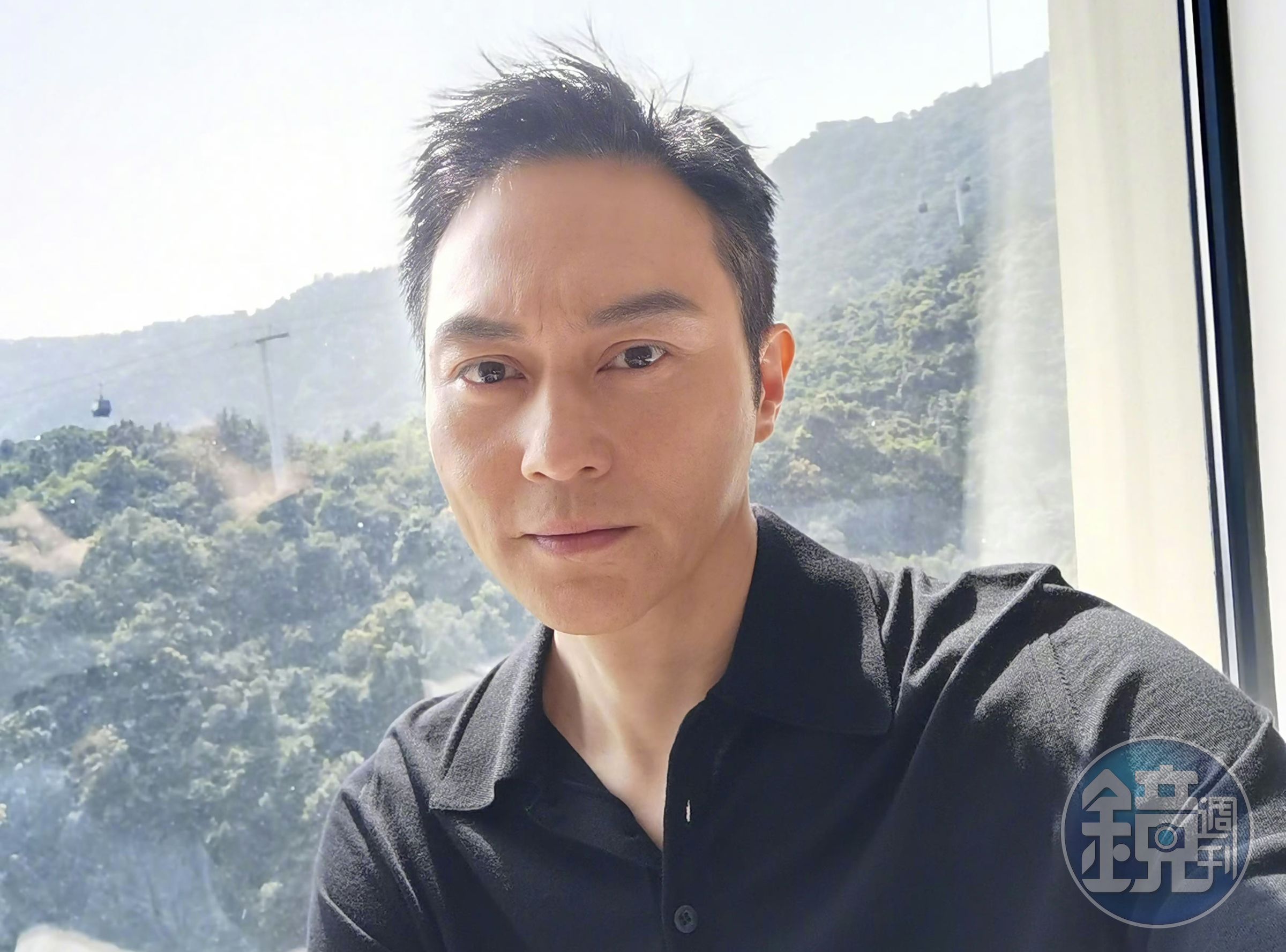 張智霖曾擔任虛擬貨幣交易平台JPEX 代言人,該平台涉及詐騙,張智霖以代言人身分赴港警署協助調查。(翻攝自張智霖微博)