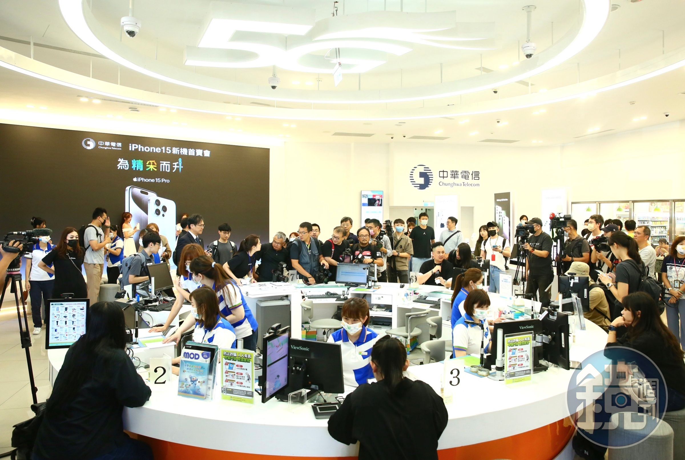 中華電信iPhone 15新機開賣，正式推出「iPhone for Life」年年換新機訂閱制新資費。