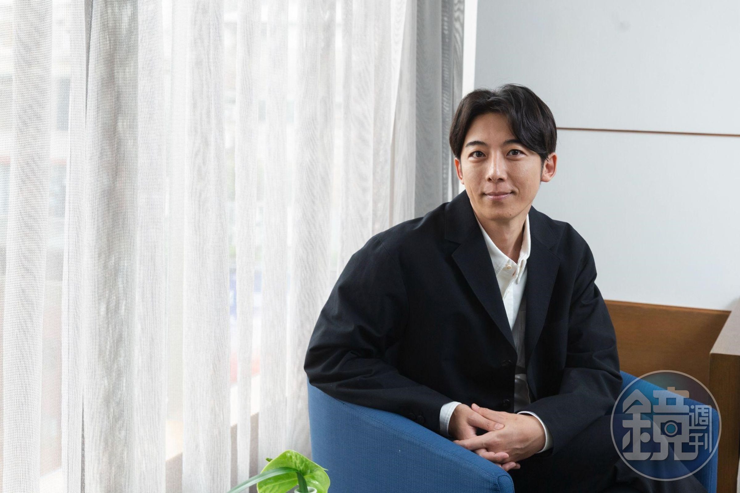 高橋一生帶著新片《岸邊露伴在羅浮》來台接受本刊專訪，暢聊連續4年當「岸邊露伴」的心境變化。