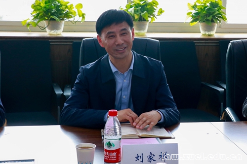 中共又爆「領導加油幹」，睡人妻淫穢對話曝光：從嘴巴到身體都要照顧。（翻自微博）