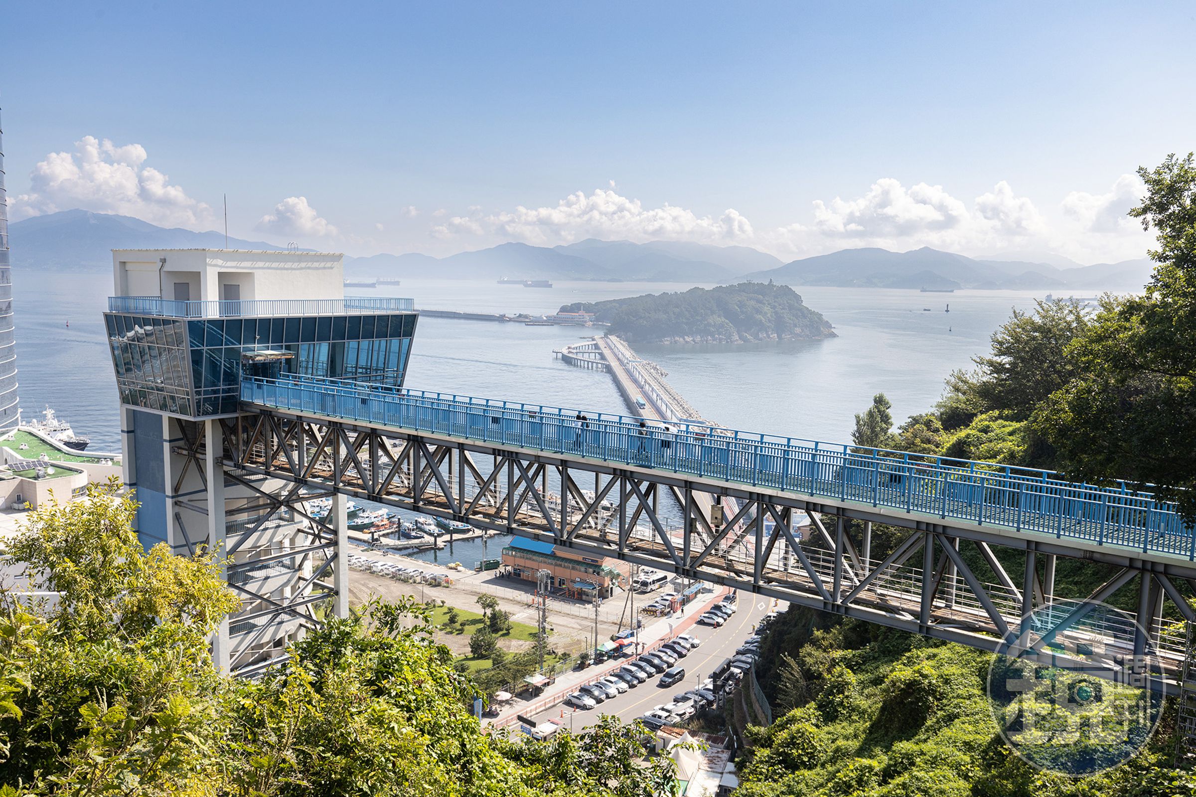 麗水海上纜車起點位於突山公園。