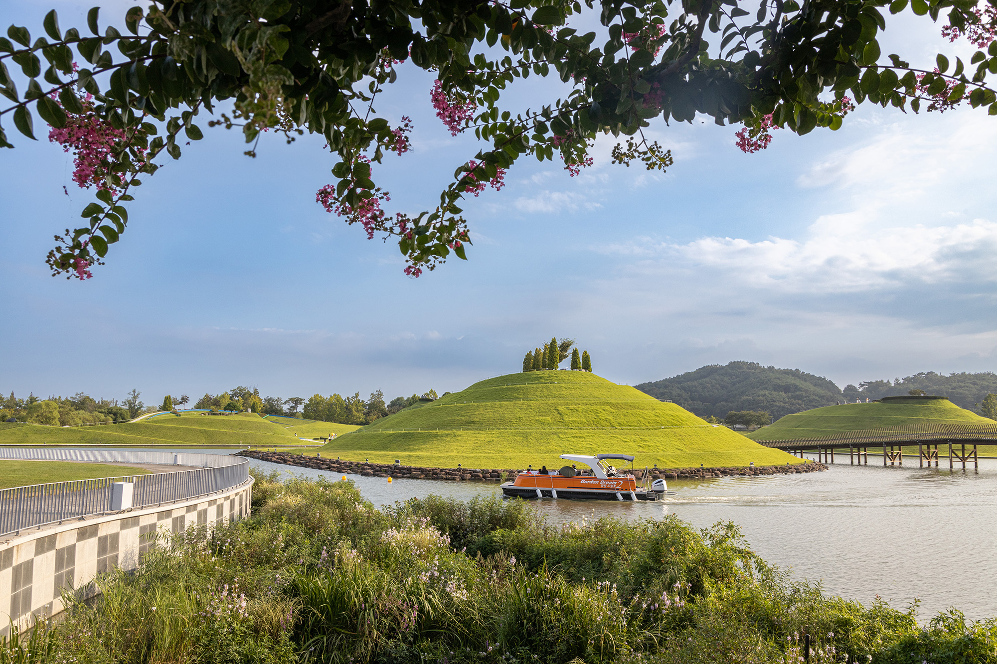 園區內有許多庭園造景，讓人徜徉在自然裡的同時，也能拍出許多有趣的照片。