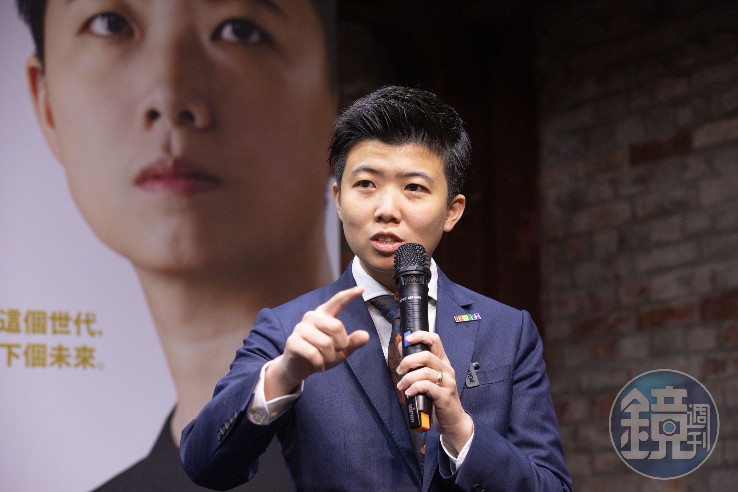 苗博雅指出，她向北市索資追蹤雞蛋流向，自己拿到被打馬賽克的版本，但國民黨議員卻能拿到完整版。