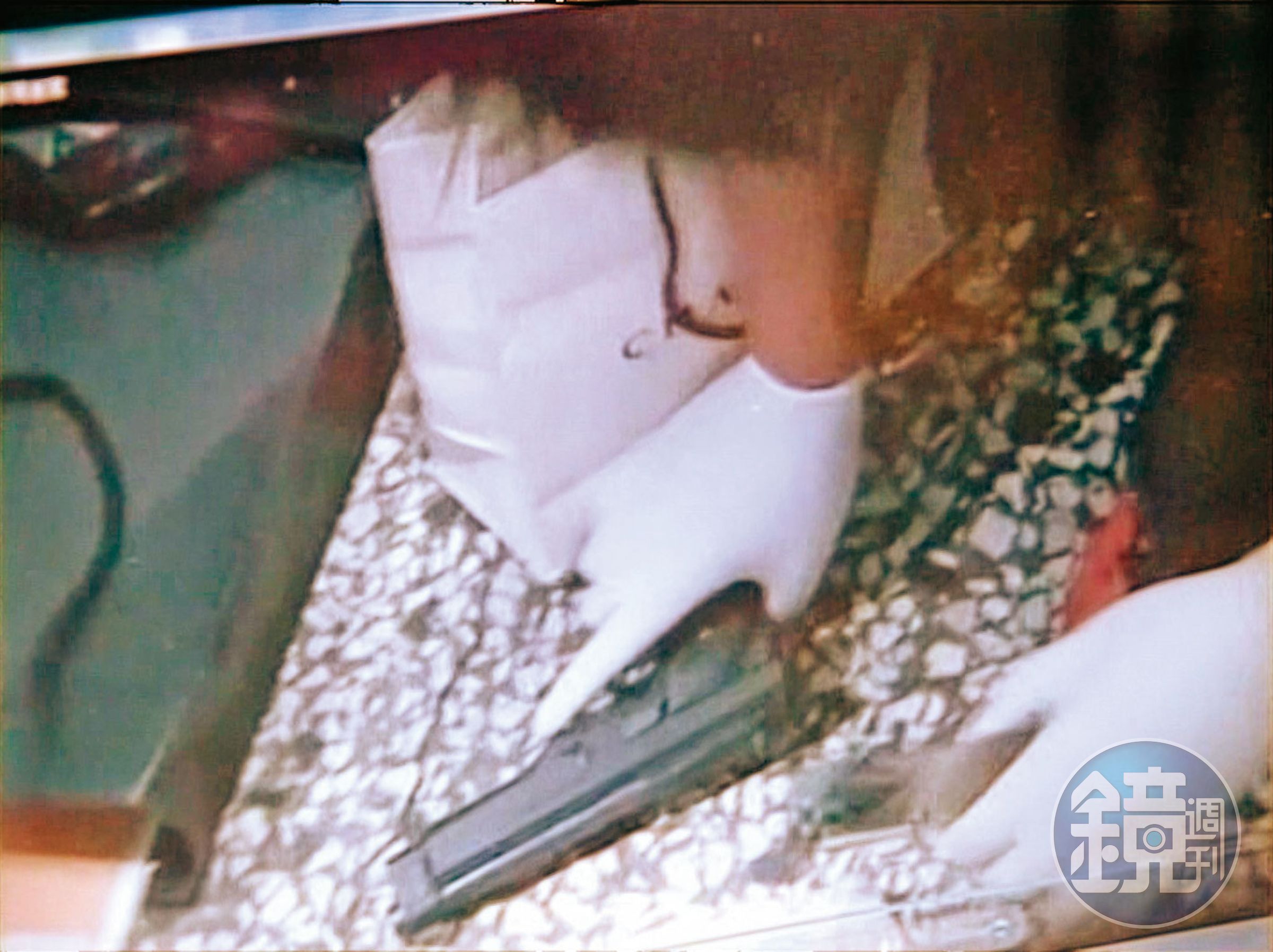 吳姓凶手對W男憤恨不已，打死對方後，還朝他腦門開了一槍。（東森新聞提供）