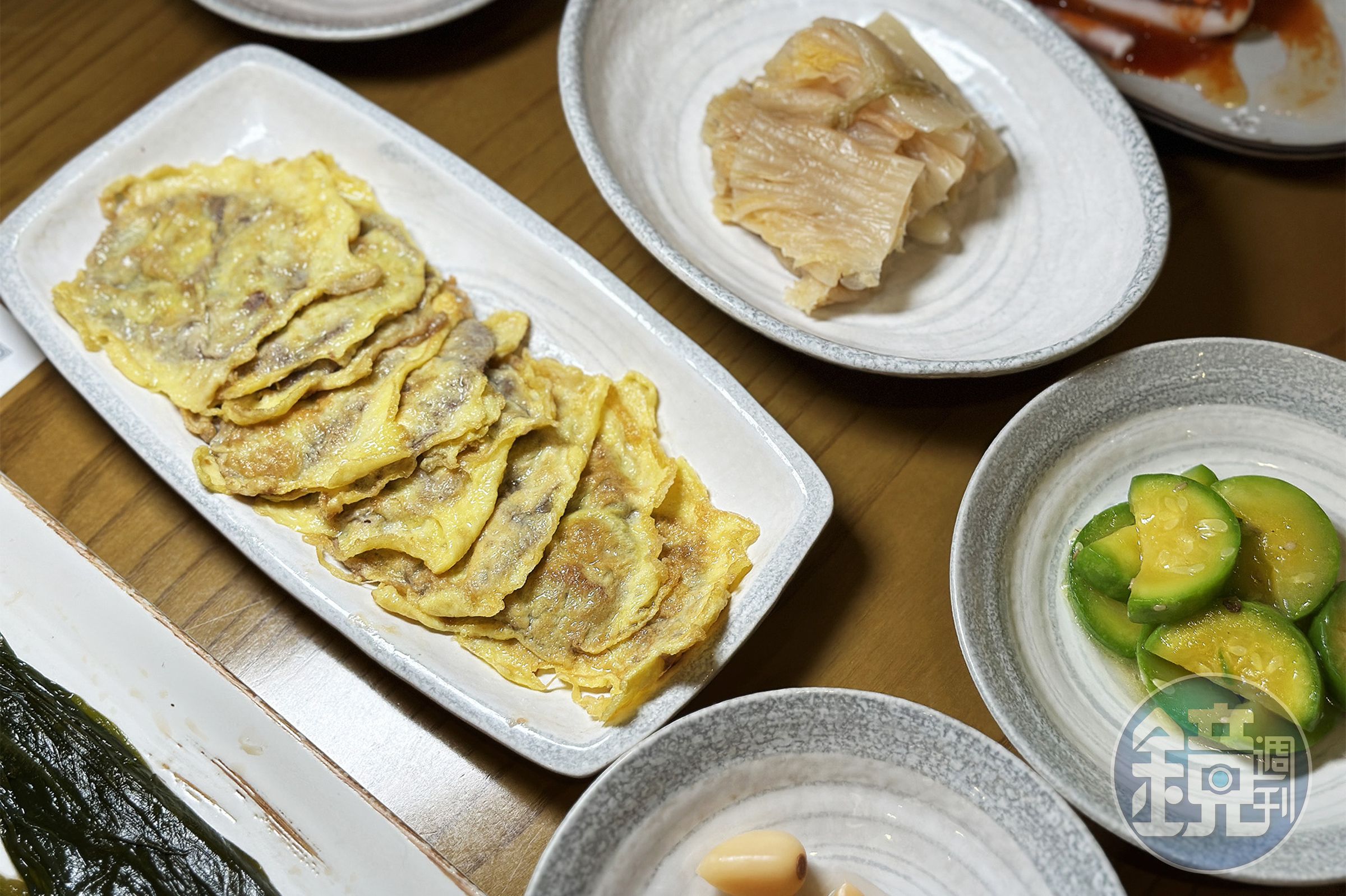 蛋煎牛肉片是一道相當有光州特色料理。(30,000韓元/份,12片肉,約NT$750,兩人份起跳)