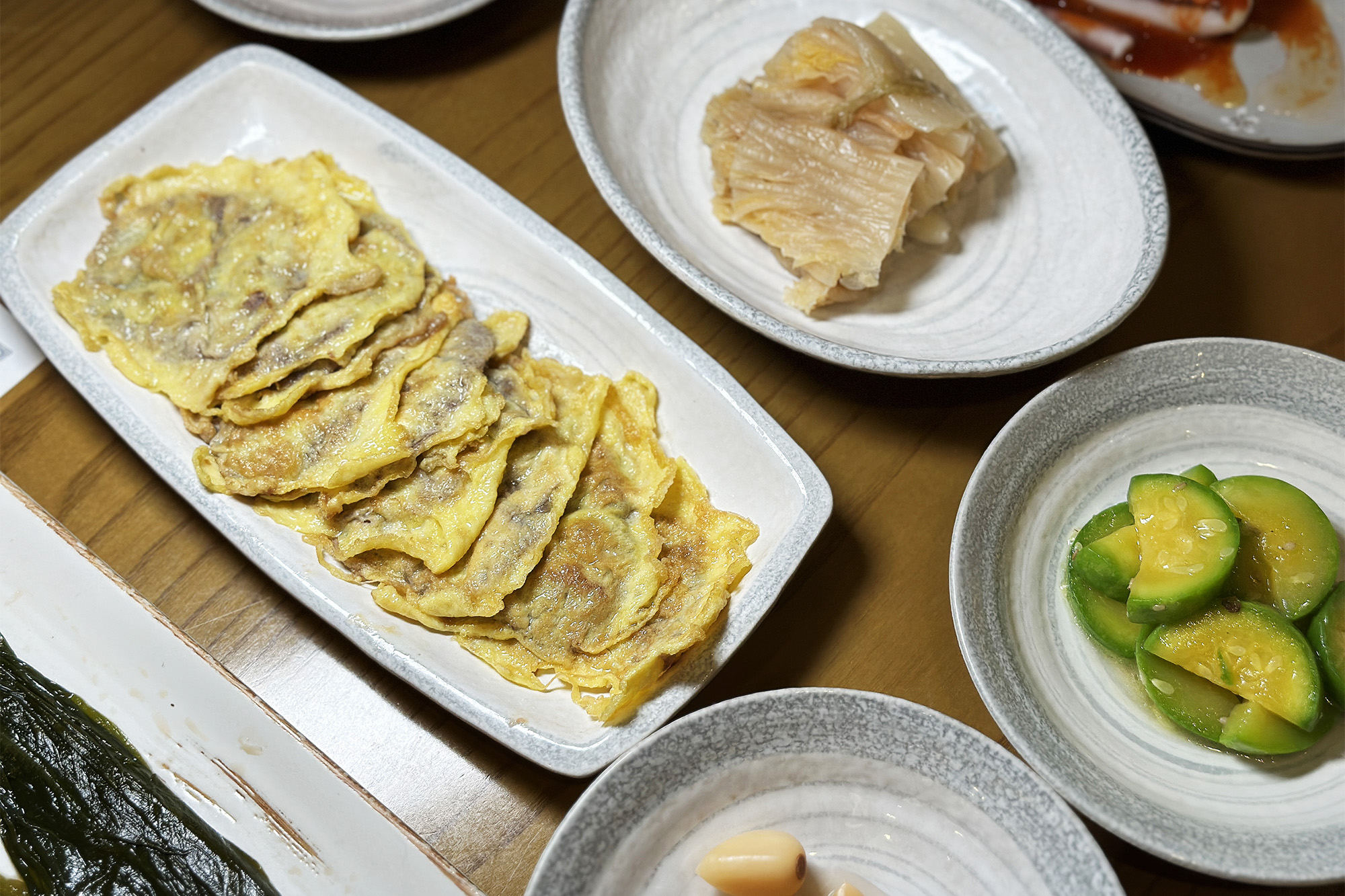 蛋煎牛肉片是一道相當有光州特色料理。（30,000韓元/份，12片肉，約NT$750，兩人份起跳）