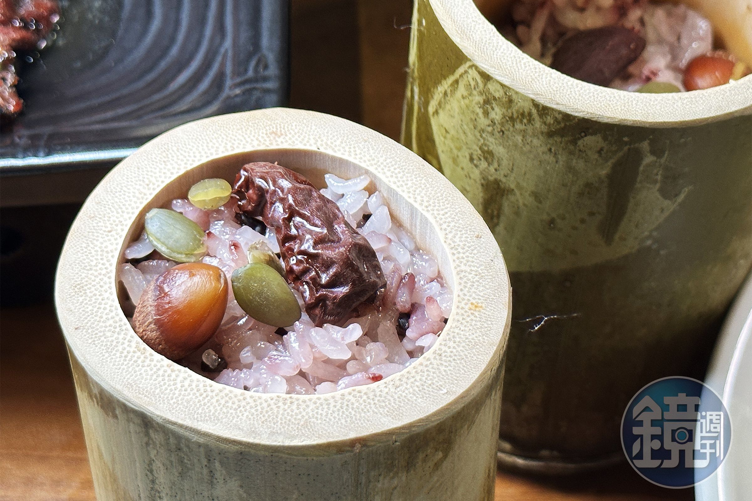 全羅南道潭陽因盛產竹子,在當地風土飲食中,竹筒飯是常見的主食之一。