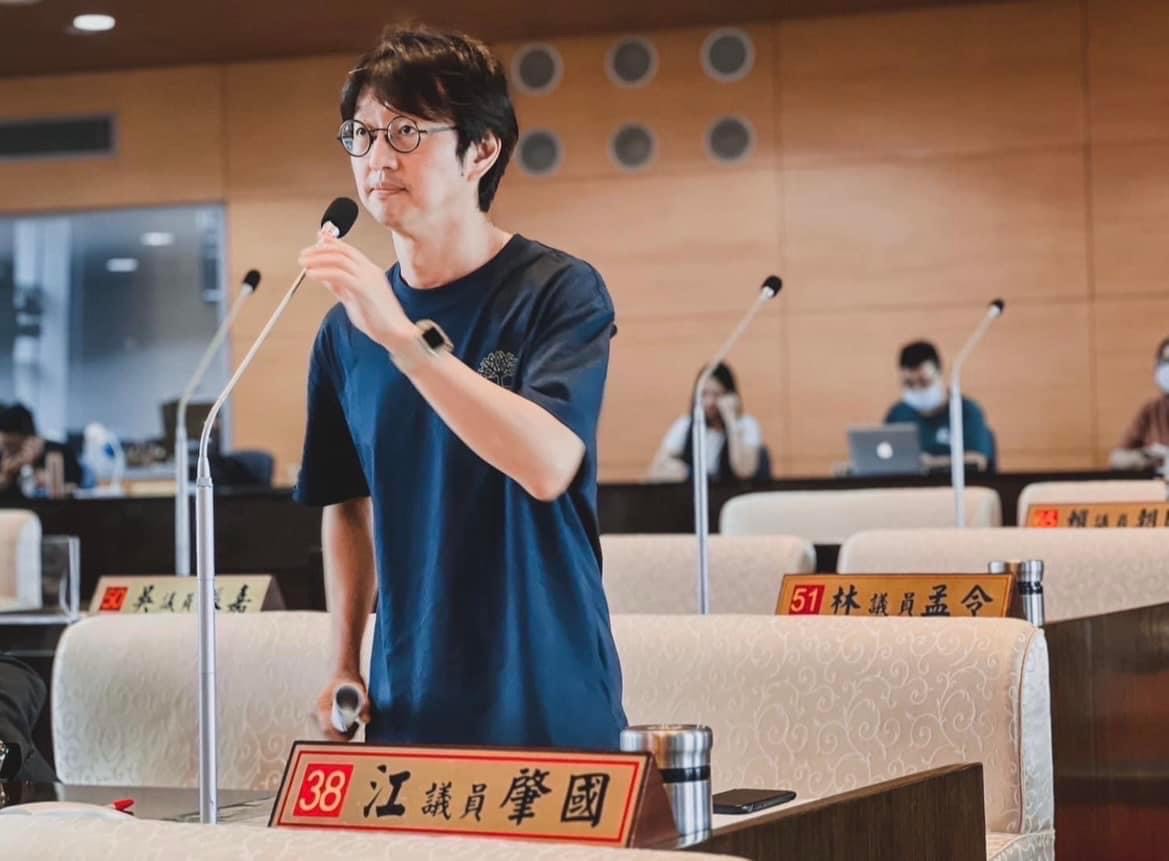 台中市議員江肇國呼籲市府應加強幼兒及校園疫苗接種宣導。（江肇國辦公室提供）