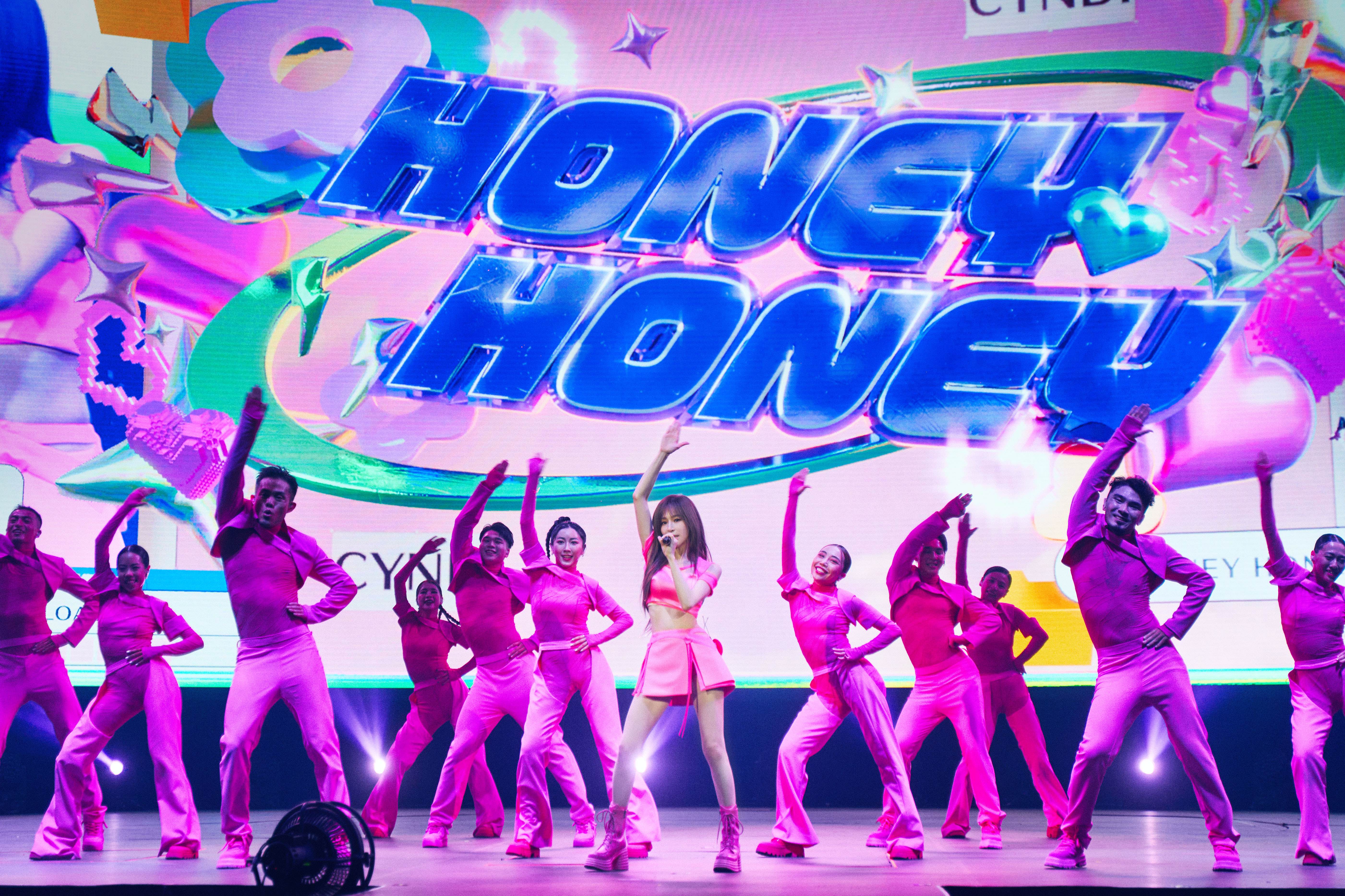 Cyndi王心凌全新系列「2023輝葉按你 王心凌SUGAR HIGH世界巡迴演唱會」，一連兩天在台北小巨蛋登場，（天晴娛樂提供）