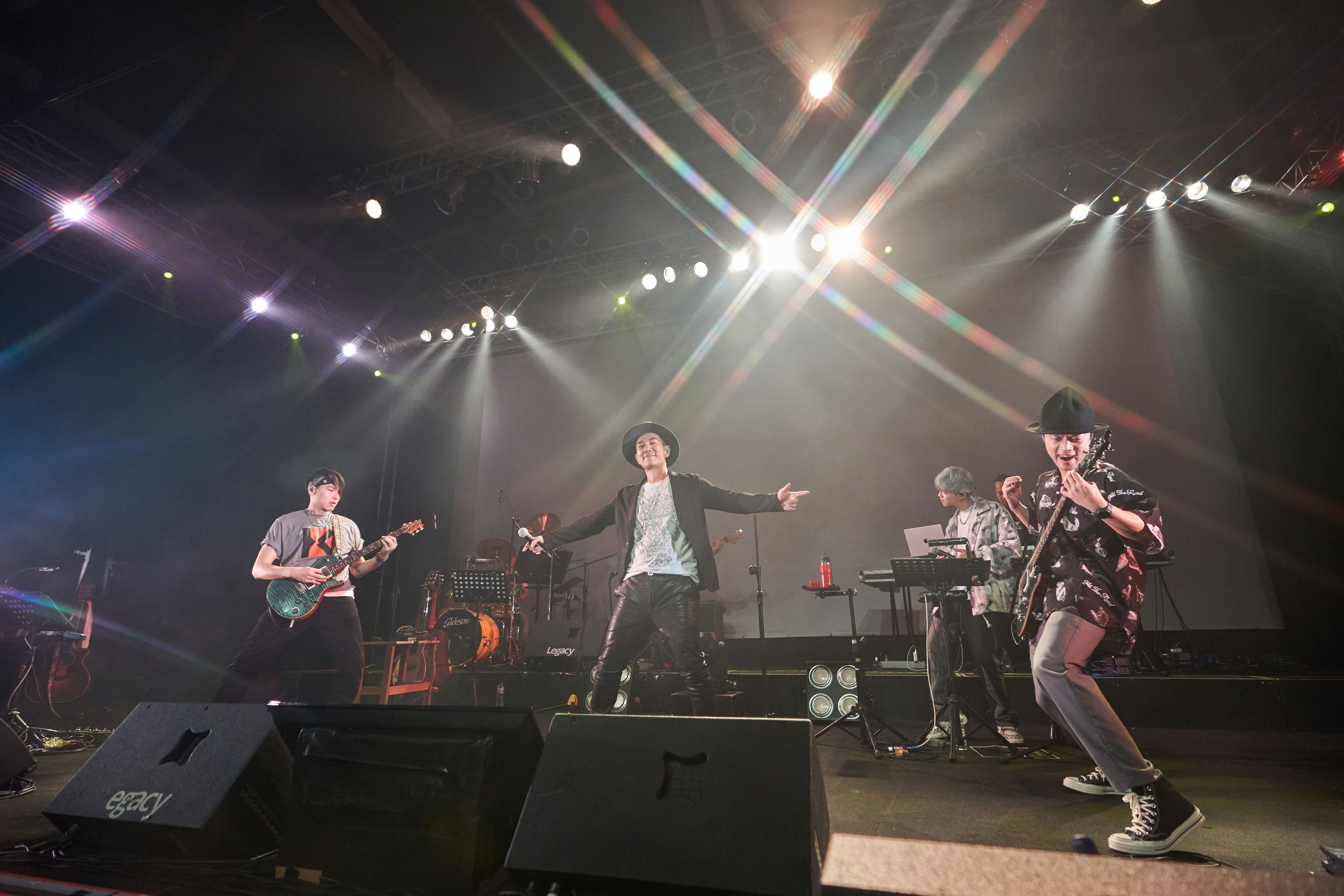 任賢齊昨在台中開唱，大小歌迷齊聚一堂。（相信音樂提供）