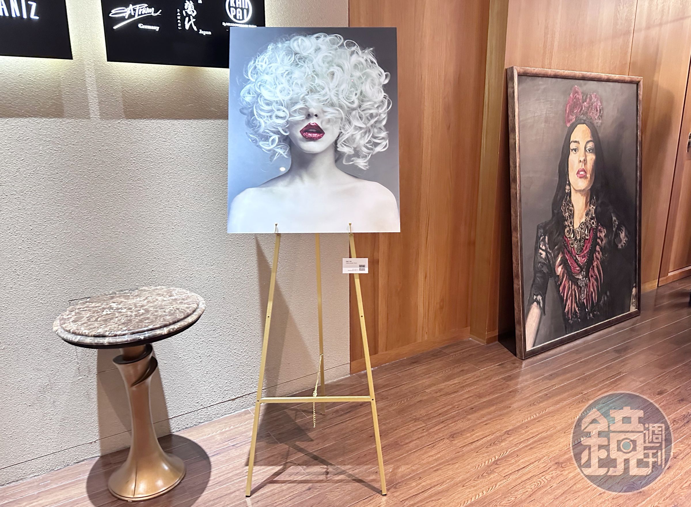 在慕舍酒店裡隨處可見藝術作品及繽紛活躍的畫作。