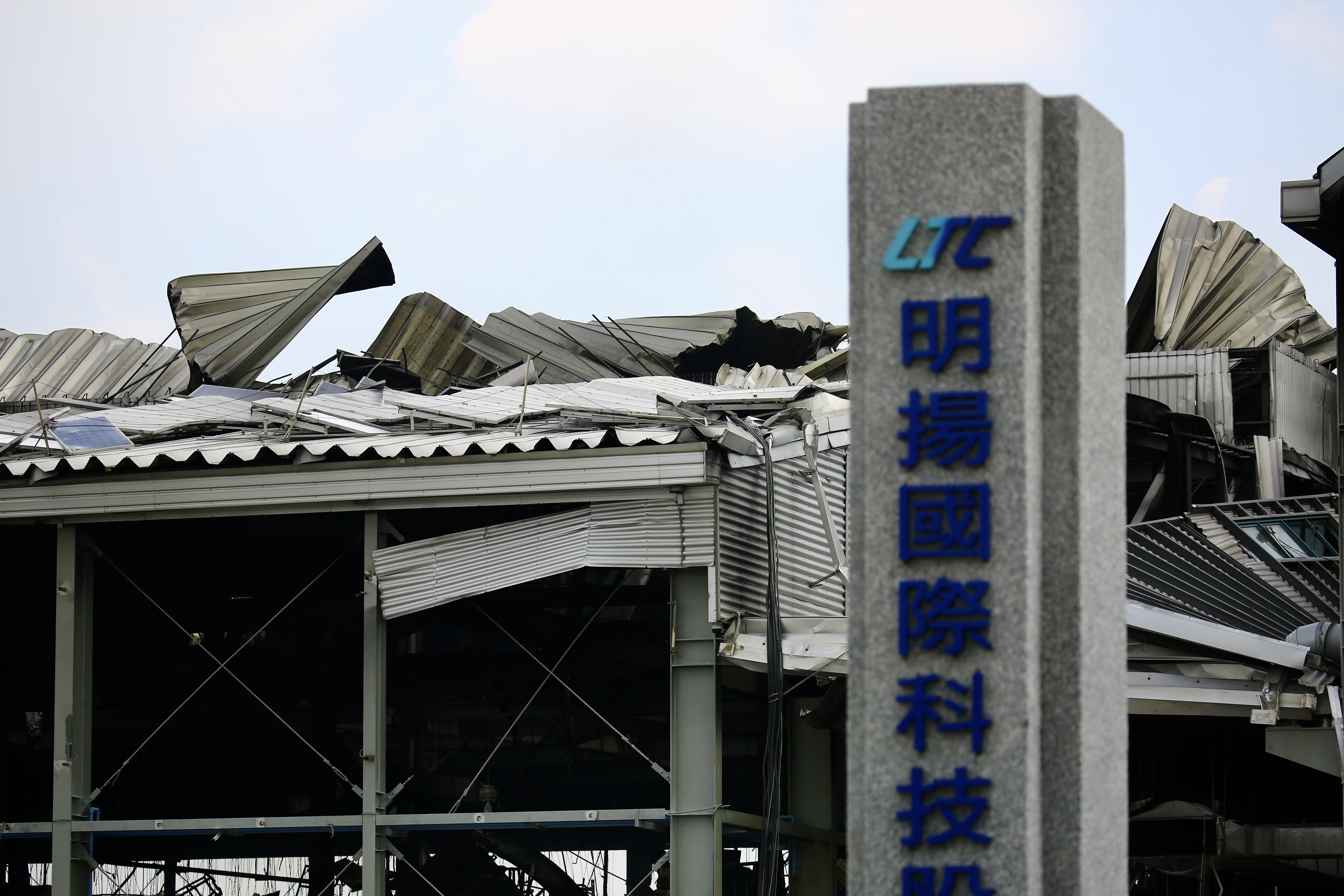 倖存員工出面說明，警報響了約21分鐘大家才開始疏散，當時員工們可能認為工廠響起「誤警報」。