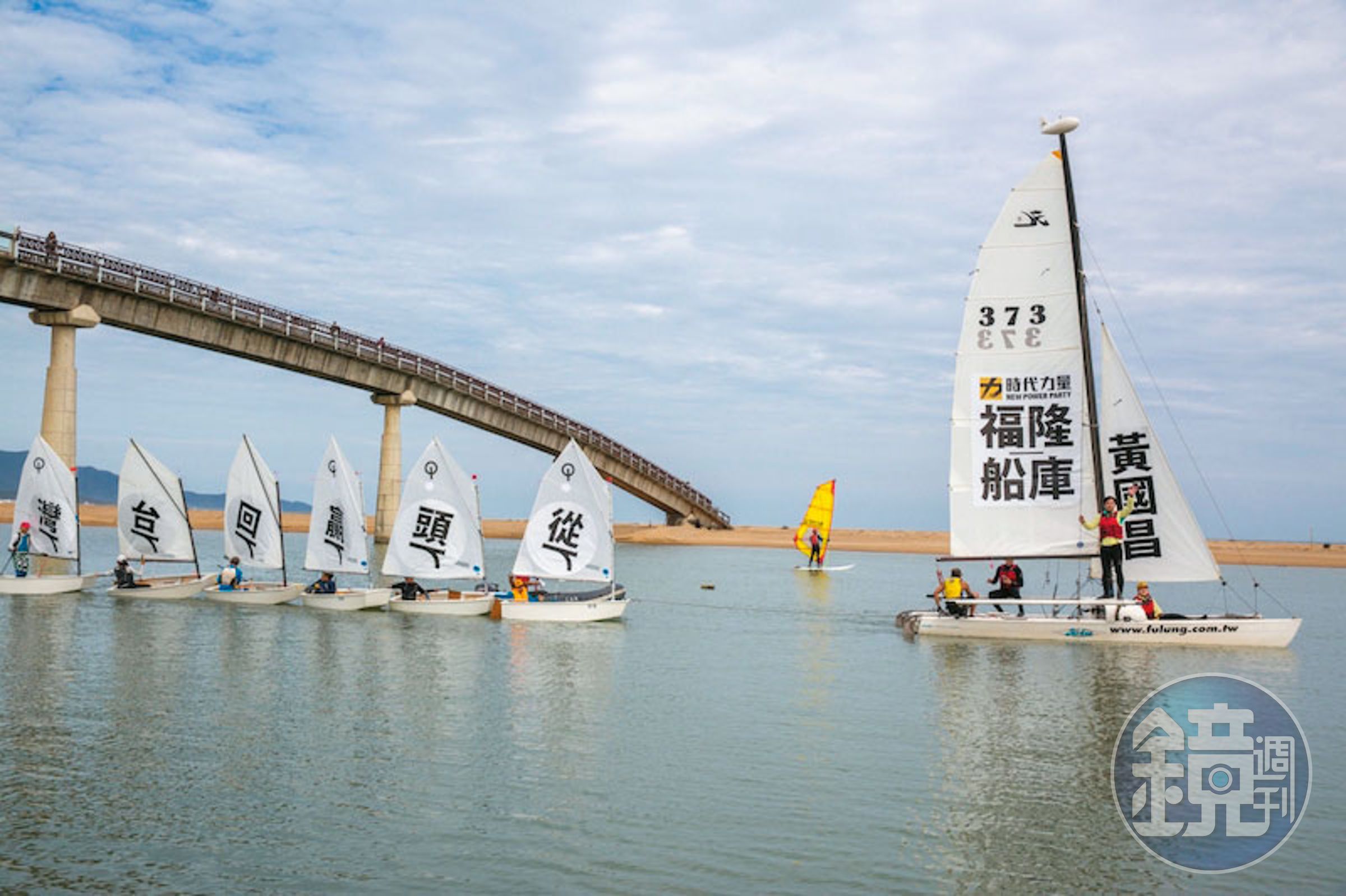 詹志堅曾駕駛帆船載黃國昌出海造勢。（黃國昌辦公室提供）