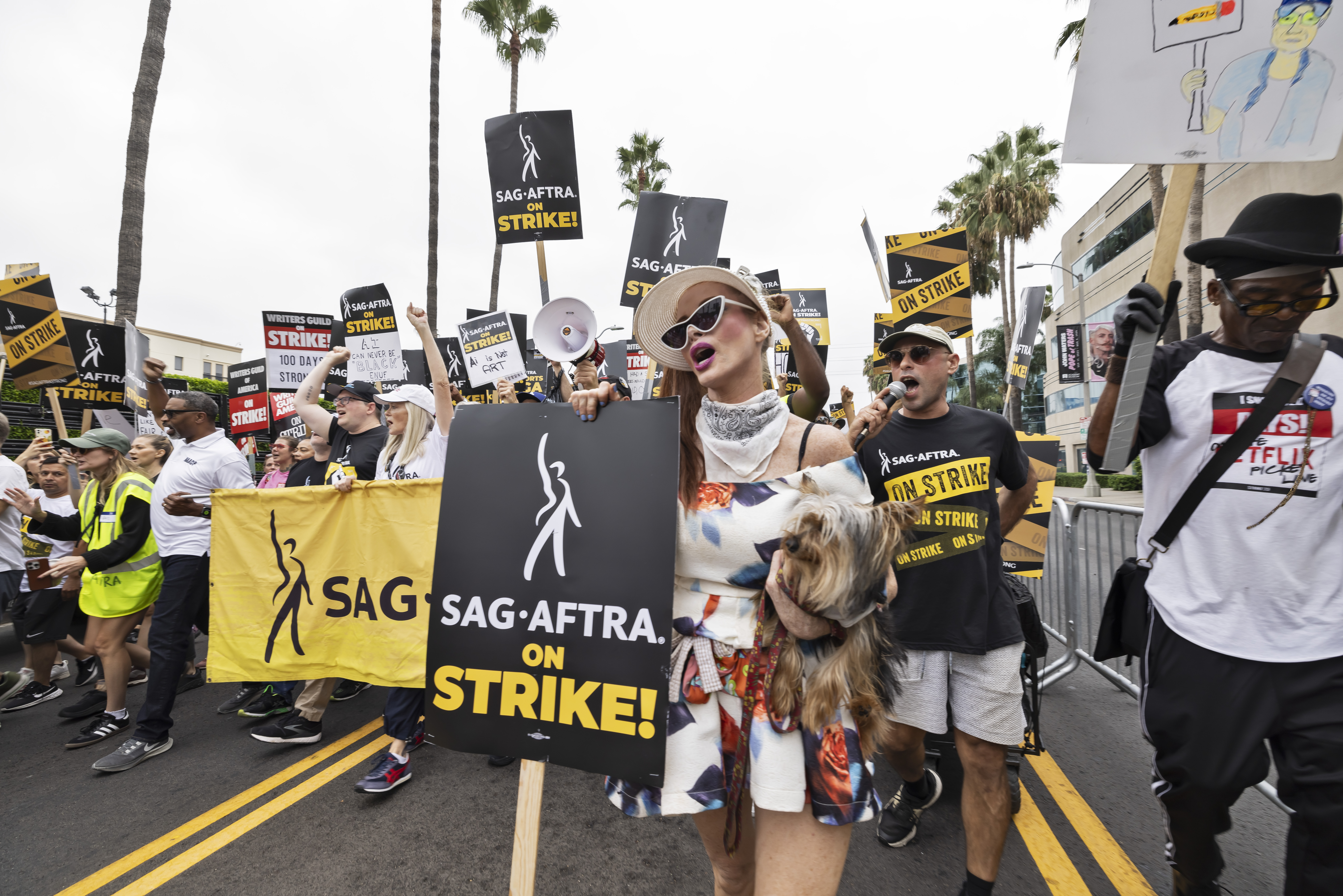 美國編劇工會的罷工終於落幕，接下來就看演員工會如何磋商討論新的合約。（東方IC）