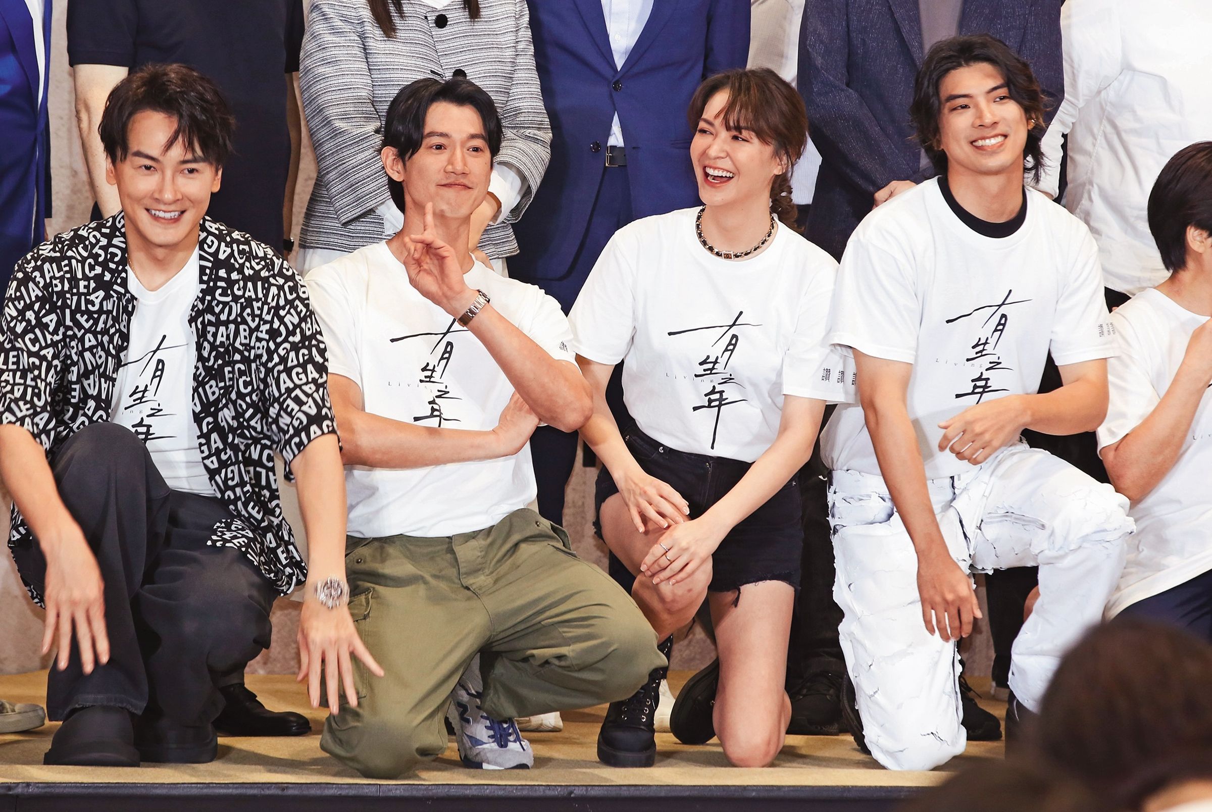 雖然《有生之年》以吳慷仁(左2)、鄭元暢(左1)、林哲熹(右1)為主軸,但據傳張榕容(右2)片酬最高。