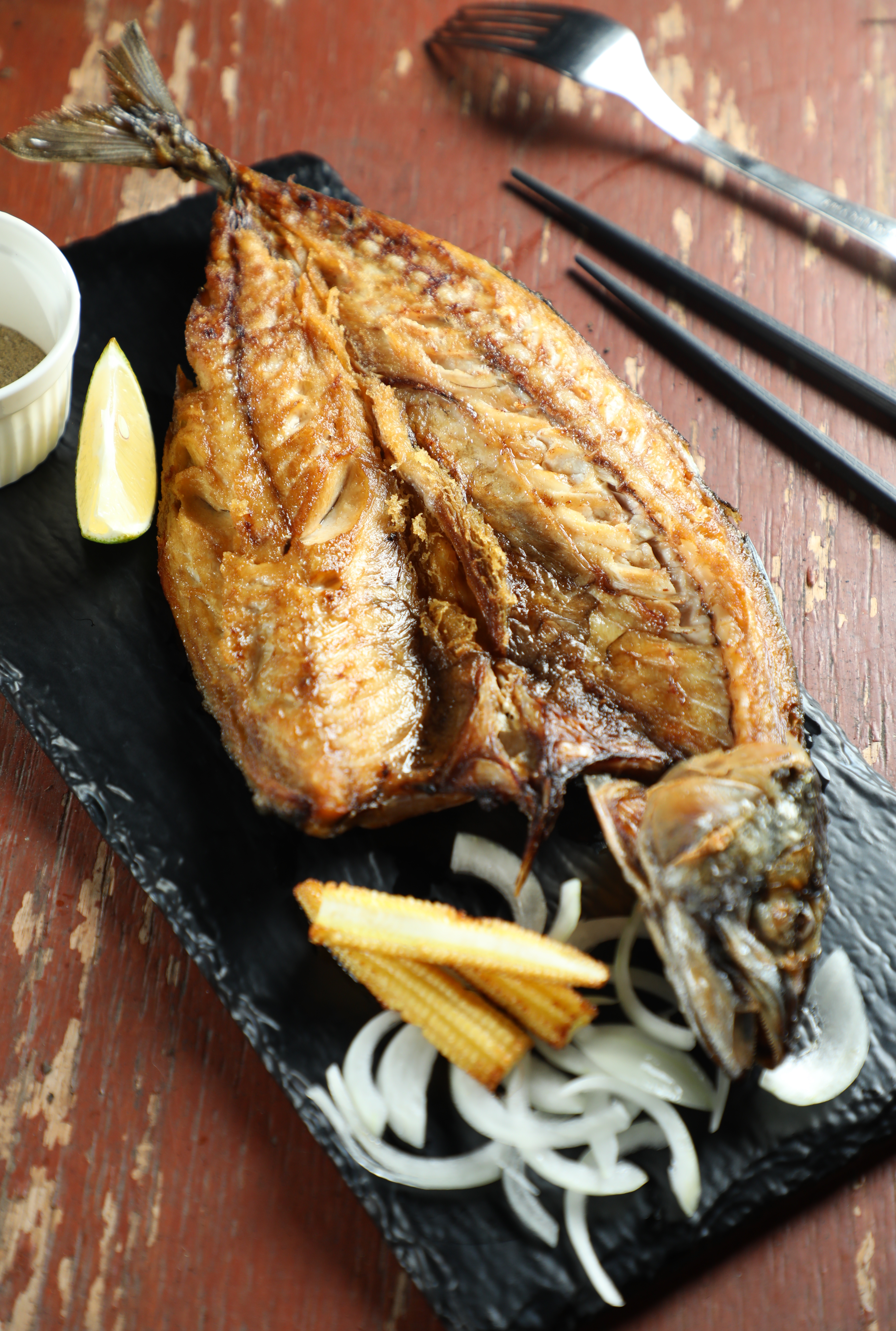 「阿太曬的魚」是肥美的午仔魚一夜干,也是店貓阿太的最愛。(250元/份)