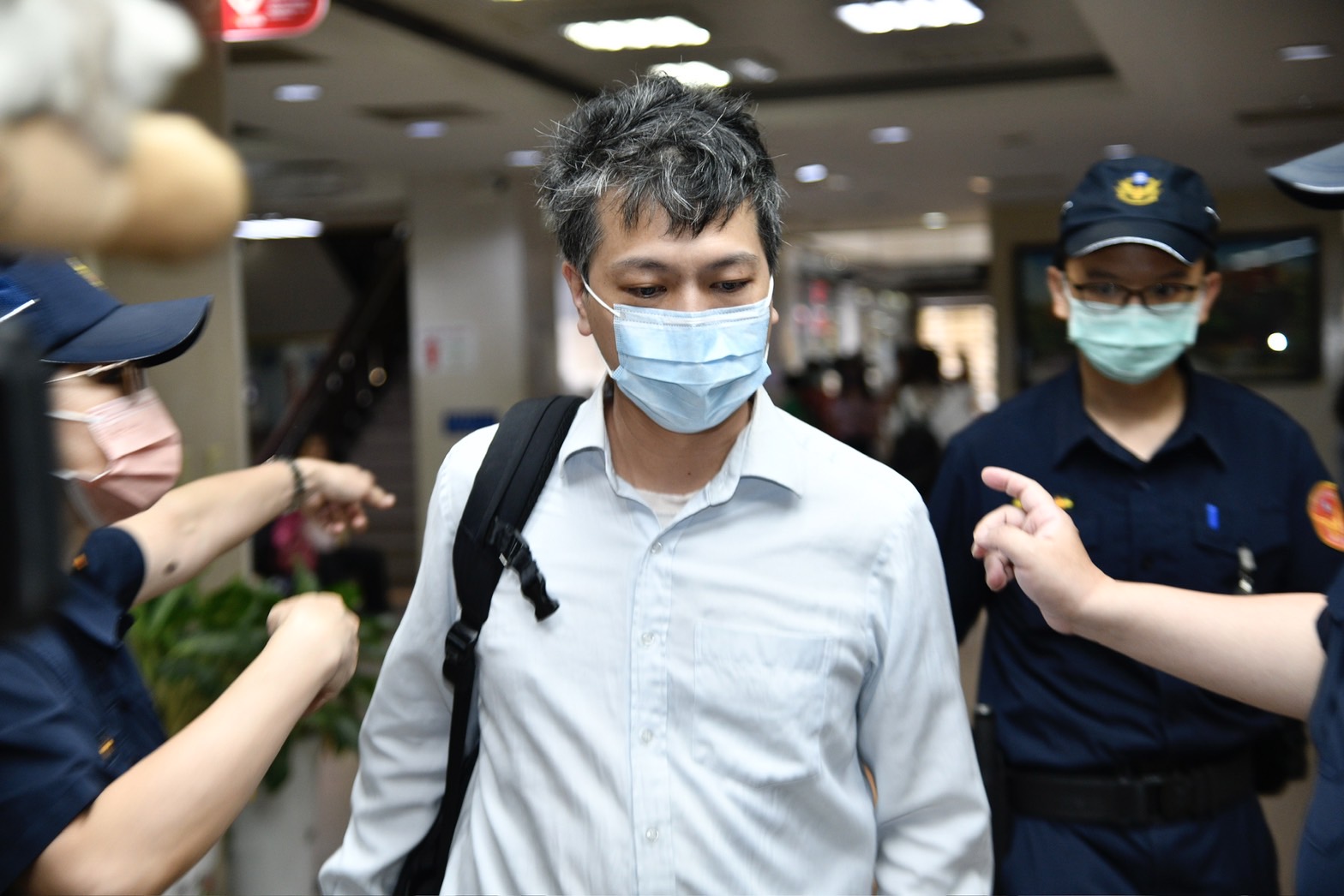 陳奐宇出庭時全盤認罪，但強調自己「從未在任何申報表單簽名」。