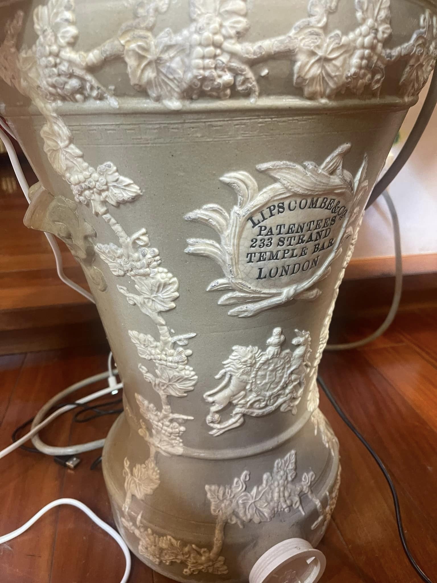 吳淡如繼承的花盆象徵「聚寶盆」，是家族最貴重的財產。（翻攝吳淡如臉書粉專）