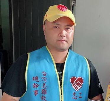 陳在斌利用張姓少年無力葬父，對外募款，卻侵吞310萬元，遭新竹地院判刑。（翻攝臉書）