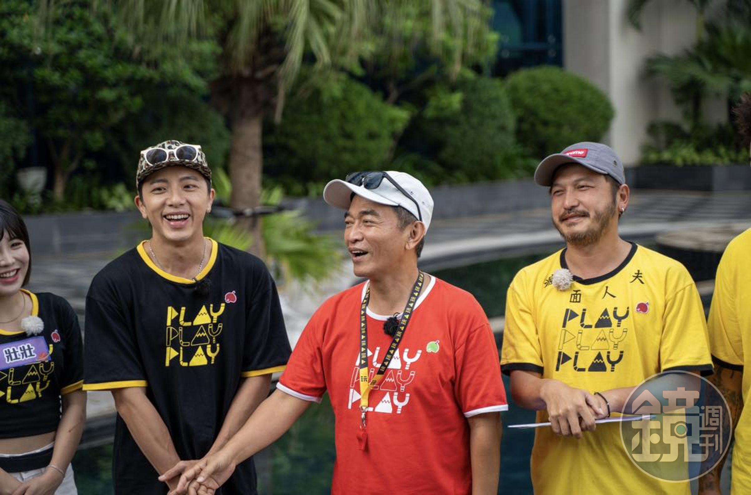 吳宗憲(中)今天生日,KID(右)發生日文祝福。(翻攝綜藝玩很大Mr.Player臉書)