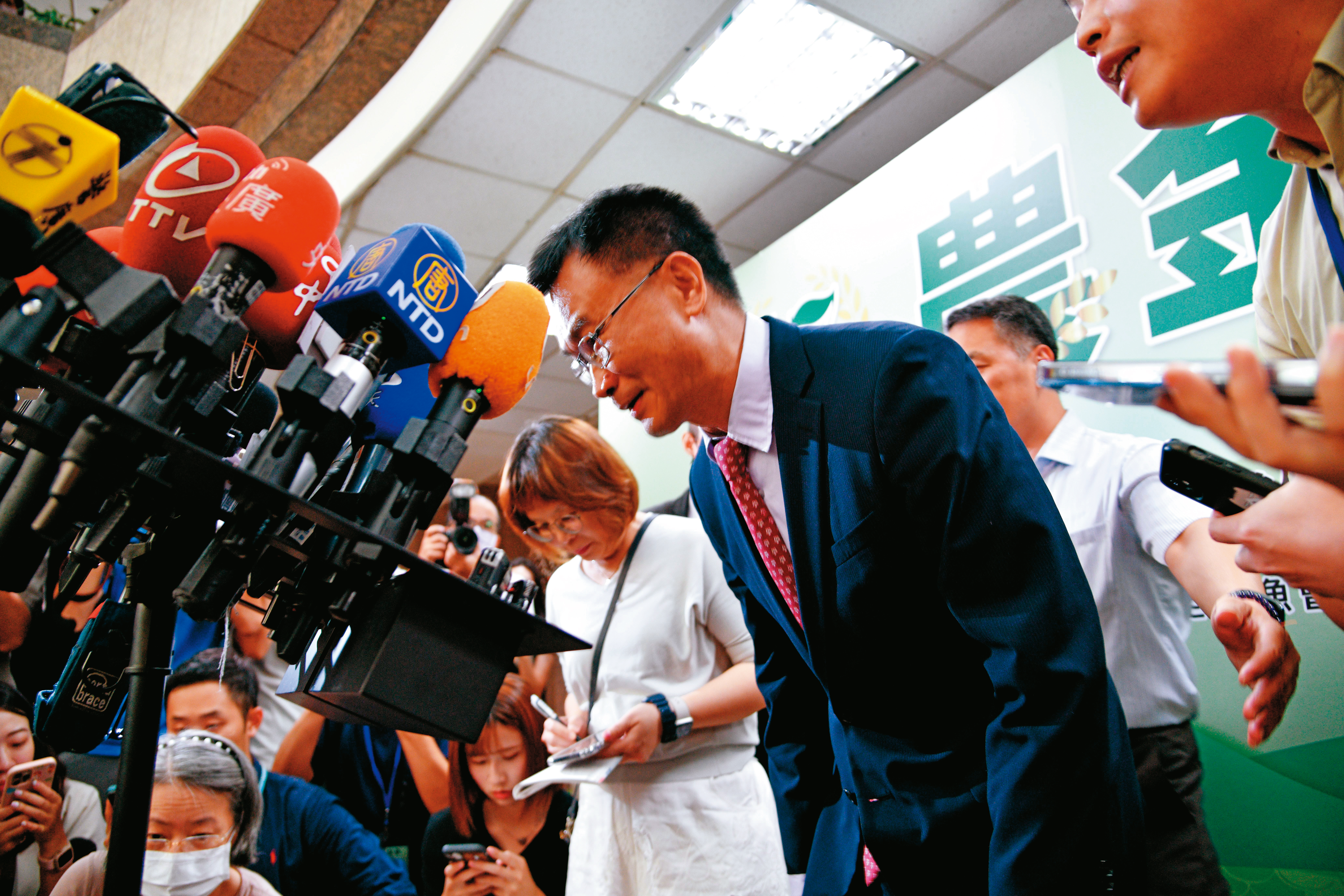 農業部長陳吉仲日前已為進口蛋爭議請辭下台。