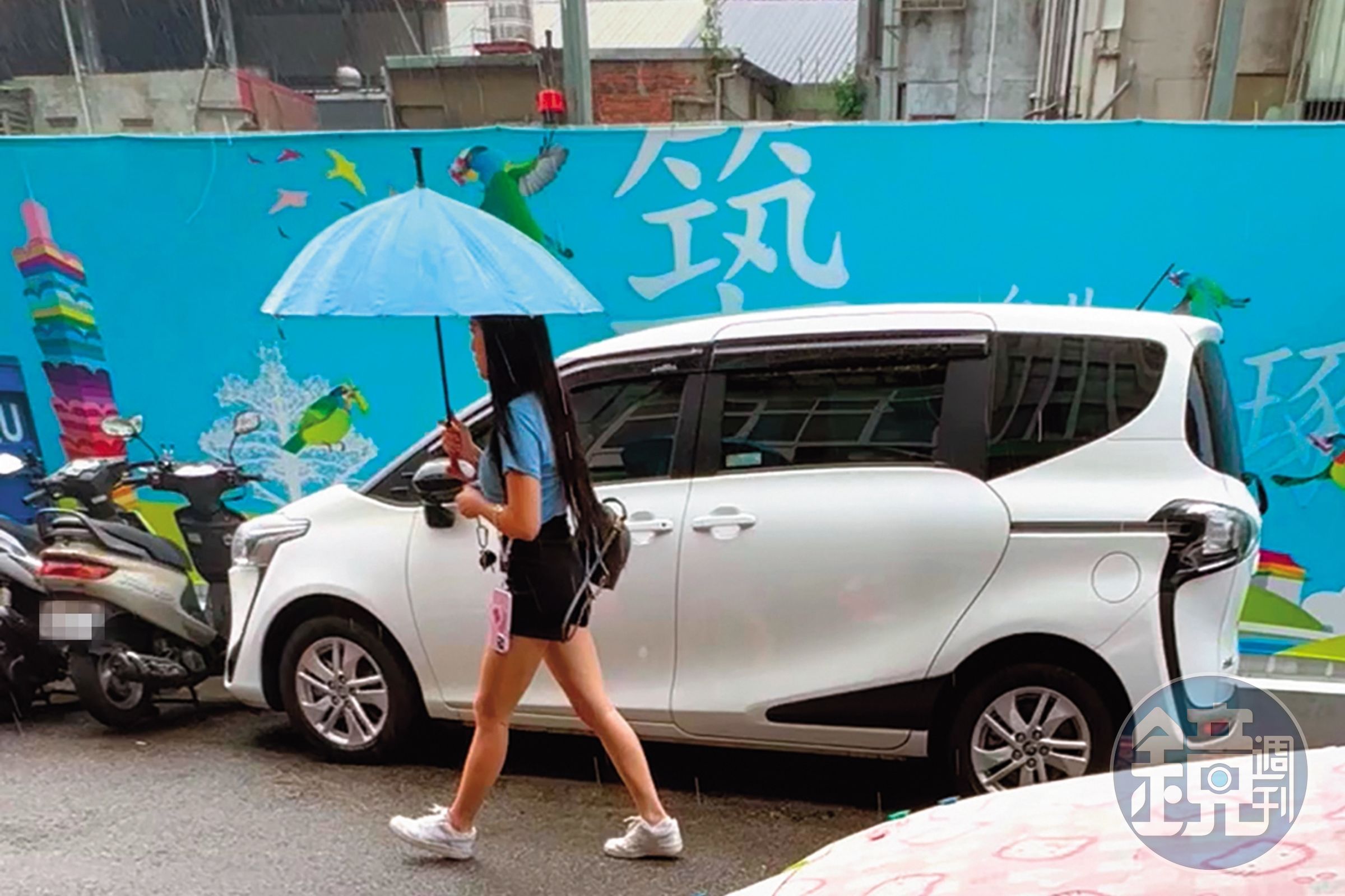 9/18 14:00 熊霓準備搬家,而且爸媽有來幫忙,胡瓜的愛車也有插一腳。