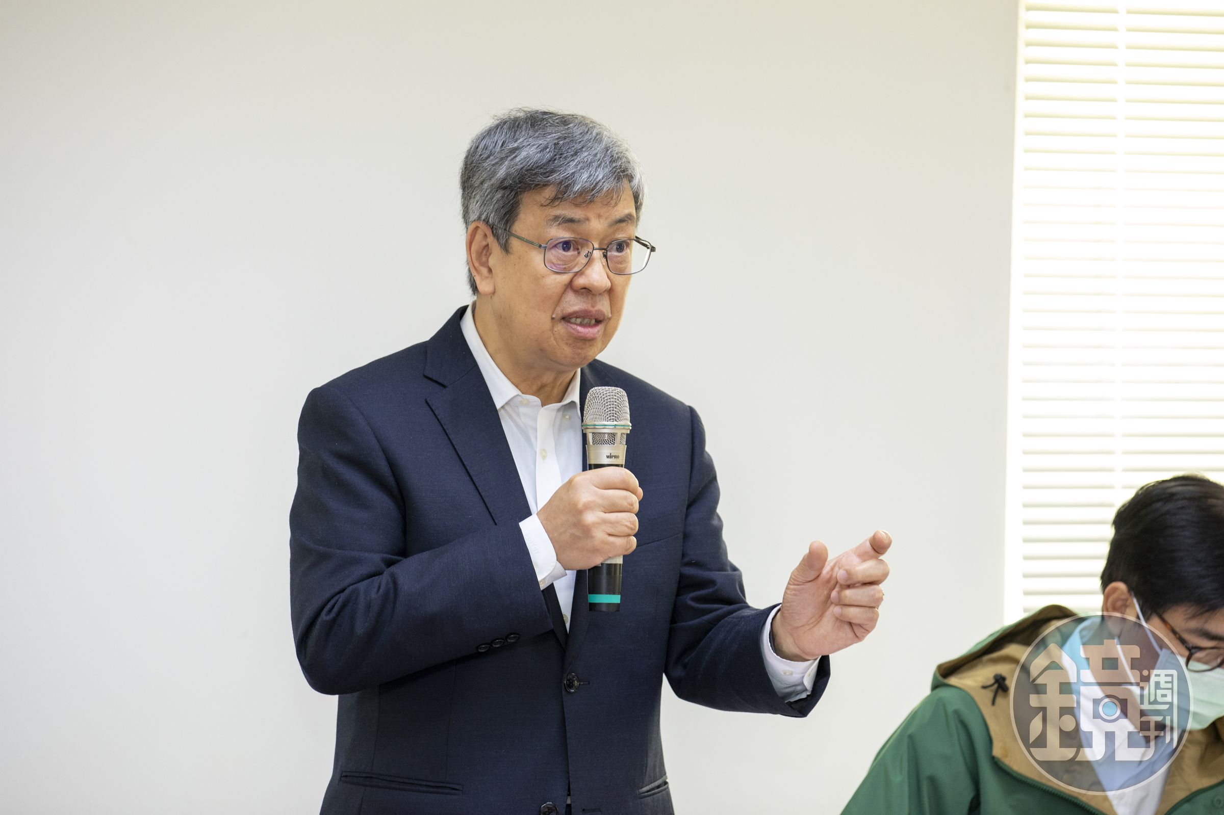 行政院長陳建仁表示,要保障消防員的結社權與協商權,最好的方式就是盡速修改《公務人員協會法》。(本刊資料照)