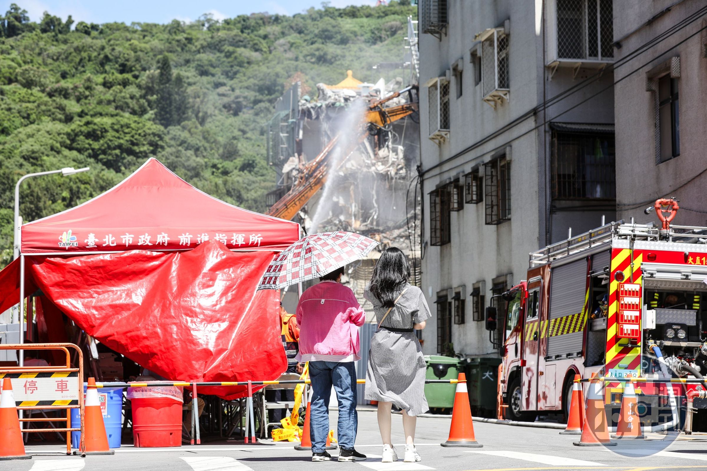 大直民宅坍塌,受災戶組成自救會提出3大要求。