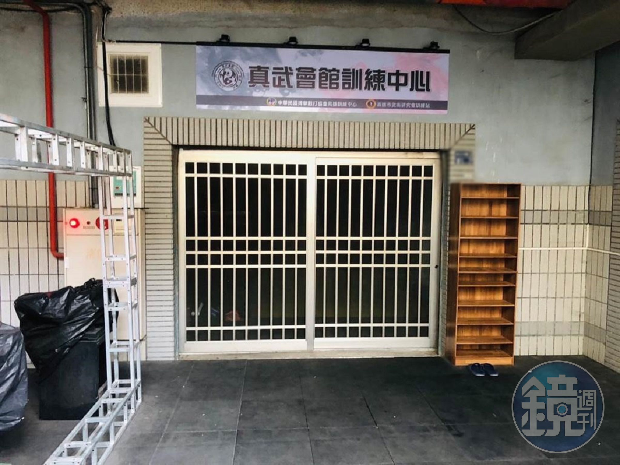 一名林姓男子年初參加高雄市左營區一場娛樂格鬥賽受傷身亡,檢方偵查後認為是意外對相關人等不起訴。(翻攝畫面)