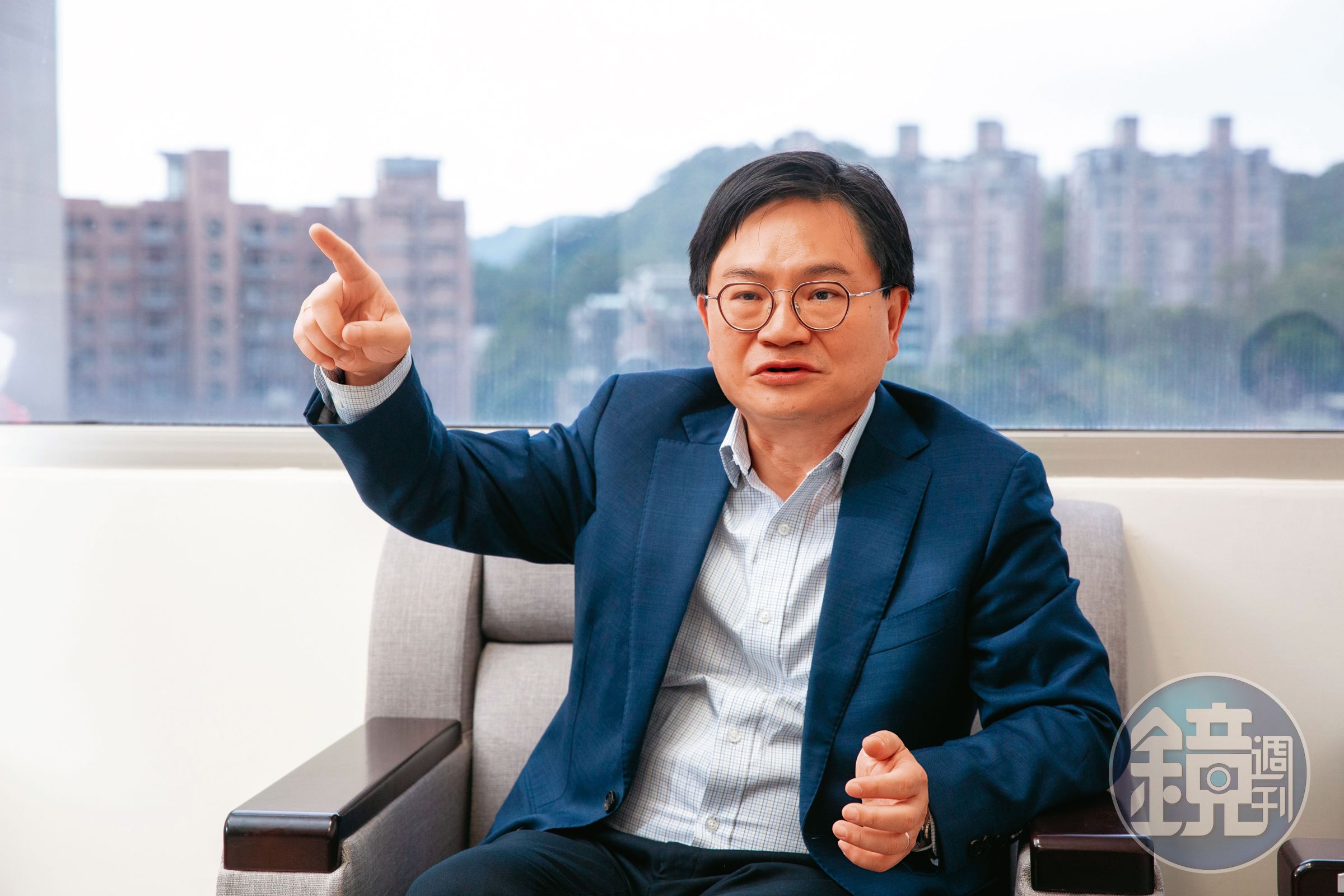 政大商學院副院長周冠男強調，與其花心力猜測美國利率走向，不如做好配置。
