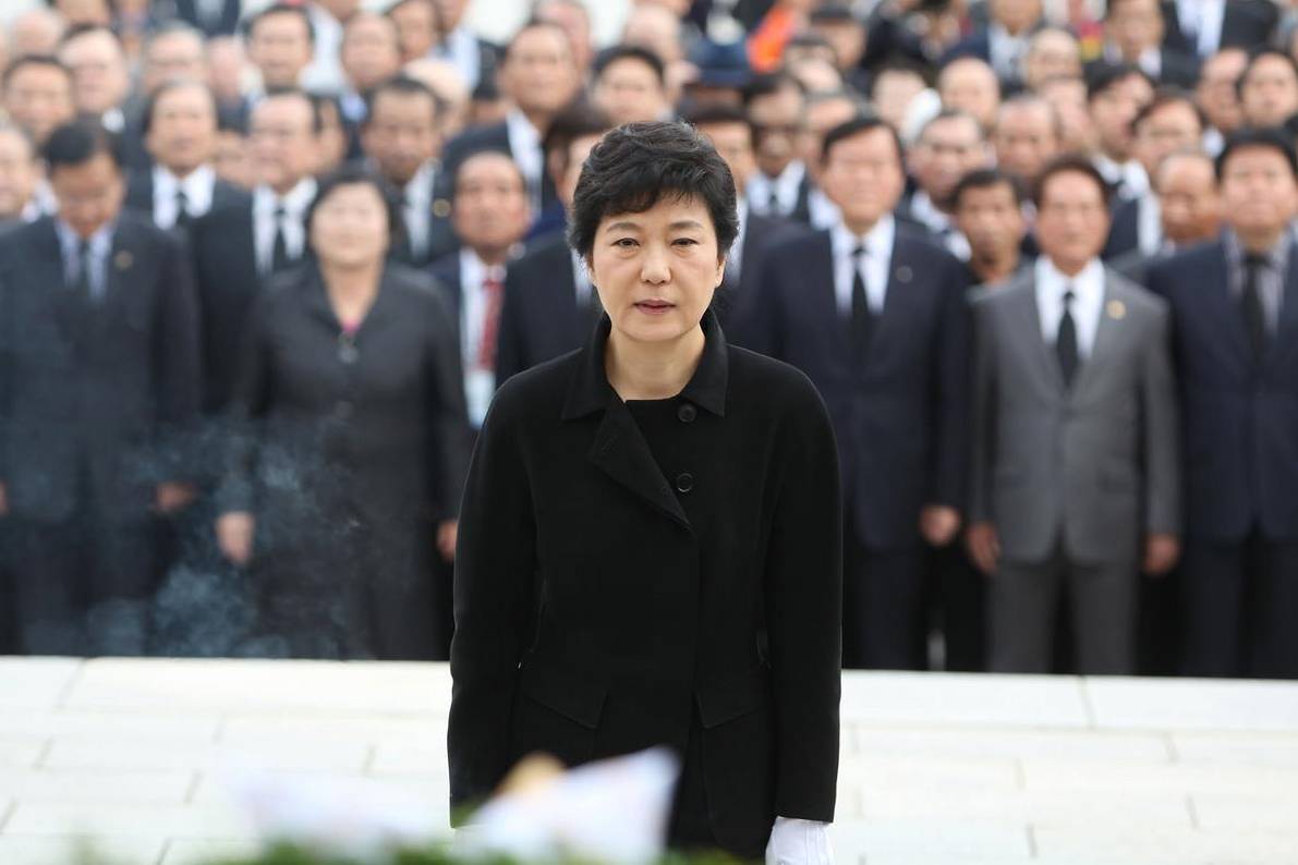 南韓前總統朴槿惠去年被特赦後，近日首度接受韓媒訪問，並對「閨密干政」道歉。（翻攝自朴槿惠臉書）