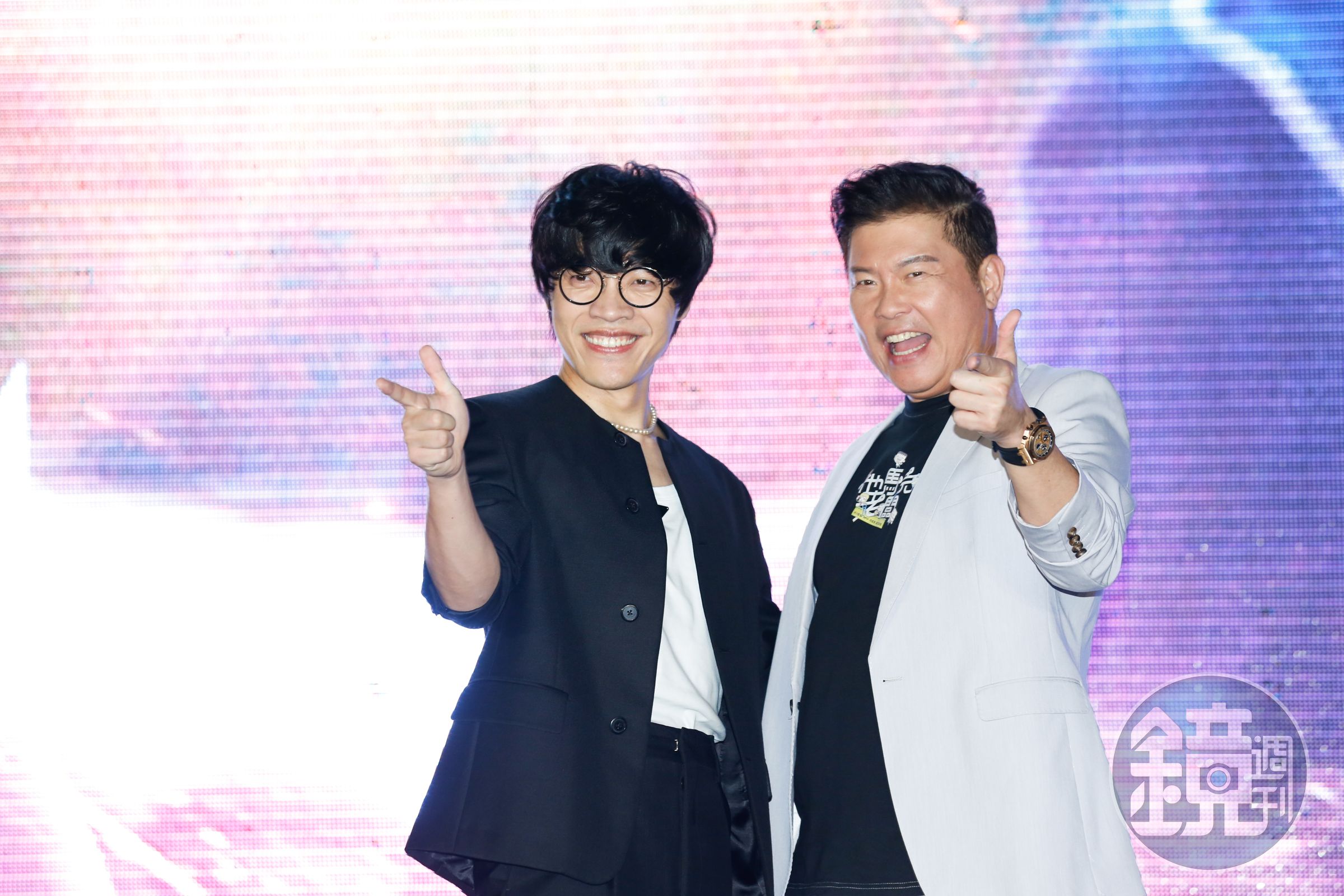 曾國城(右)透露兒子觀影後感動也催淚,盧廣仲(左)也有不少粉絲搶先為口碑場貢獻票房。