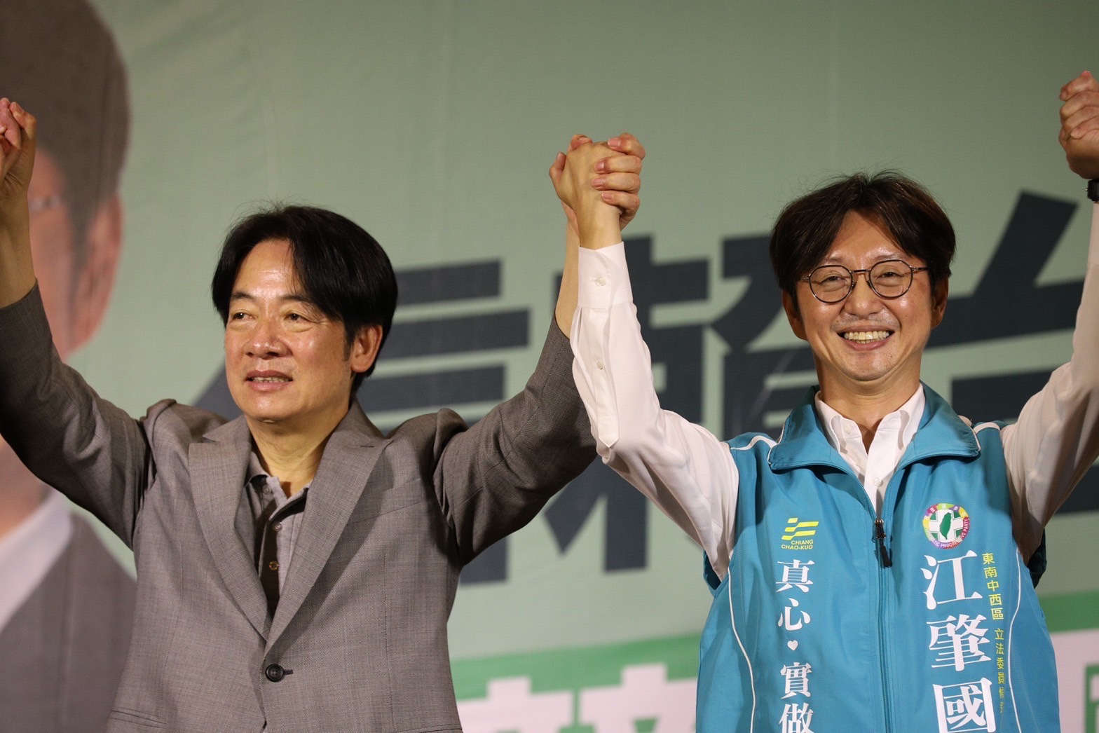 賴清德幫台中市立委參選人江肇國獻聲助陣。(翻攝自江肇國臉書)