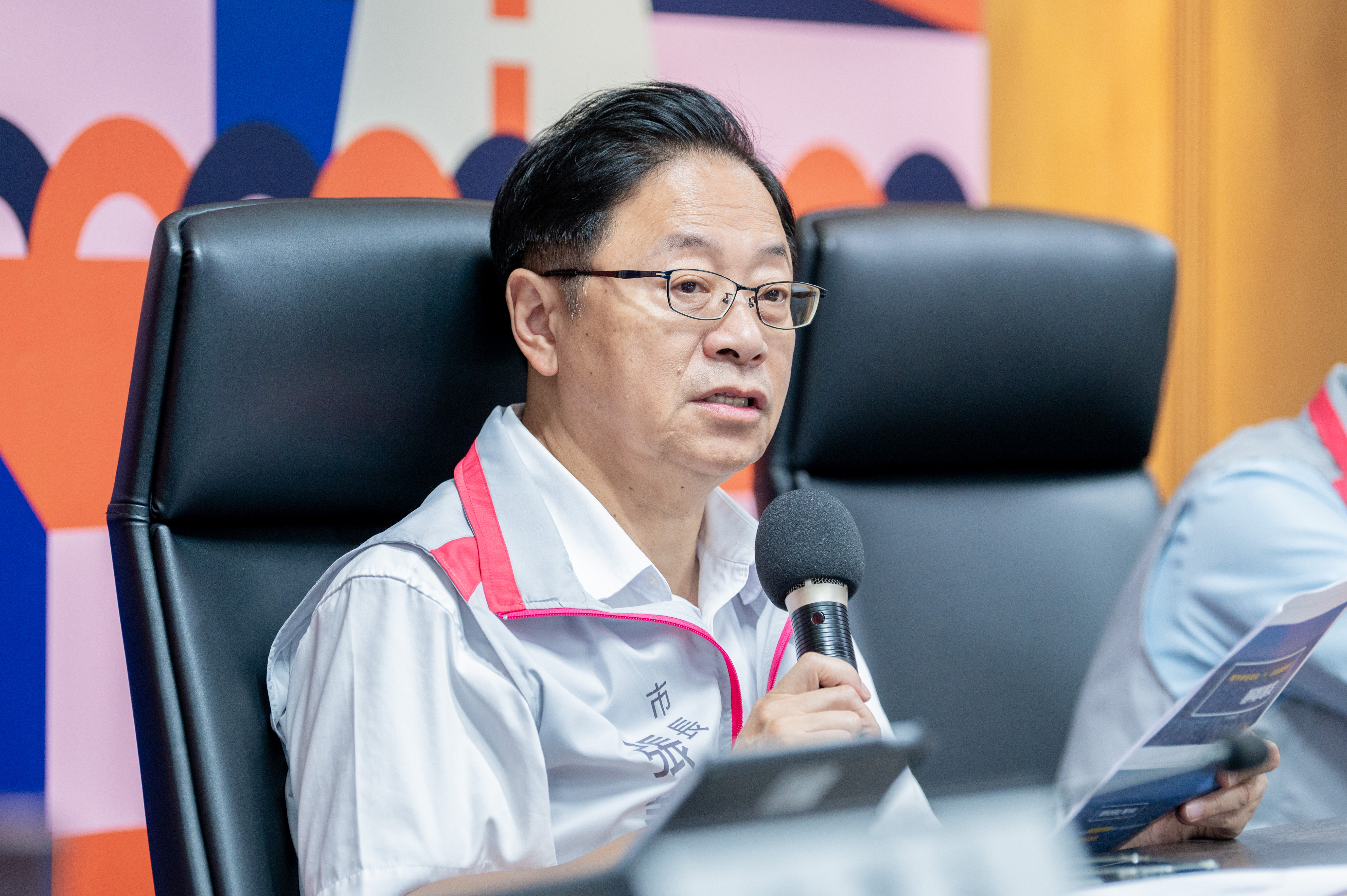 桃園市長張善政表示，桃市府啟動「靜鄰專案」，鎖定7大類擾鄰行為。（桃園市政府提供）