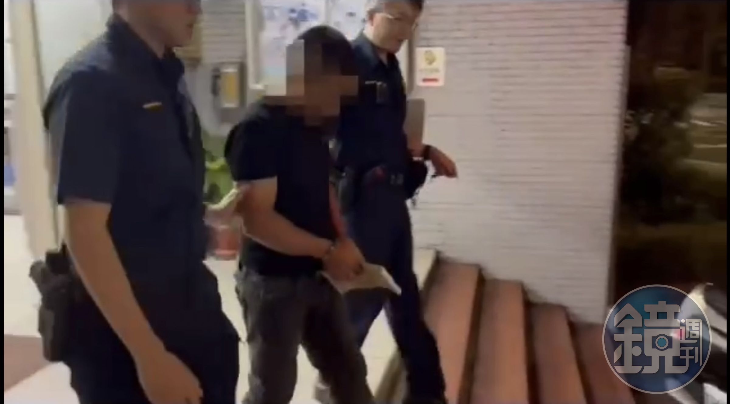 警方訊後將練男依違反《入出國及移民法》解送移民署台北市專勤隊收容。（翻攝畫面）