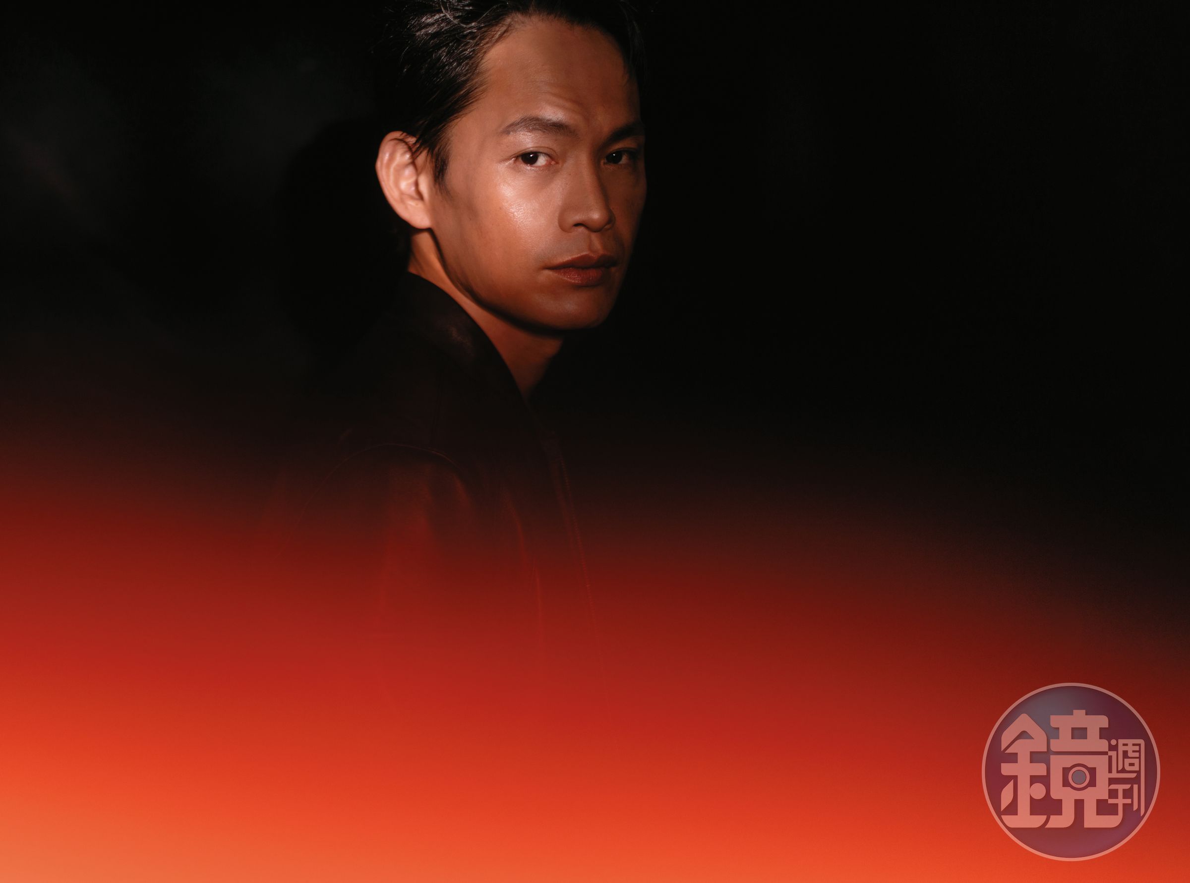 經常在電視節目上說說笑笑，在大銀幕上客串形形色色的角色，黃鐙輝在訪問時全程努力讓氣氛嗨不停。