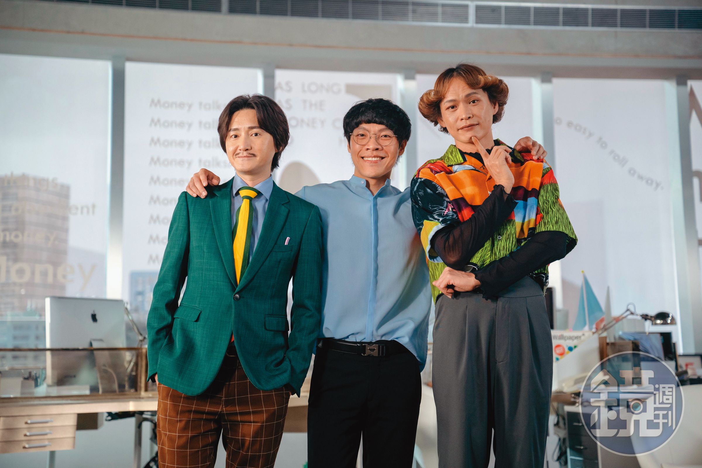 《他馬克老闆》由旺福小民（左起）、盧廣仲、黃鐙輝等賣力演出。（華映娛樂）
