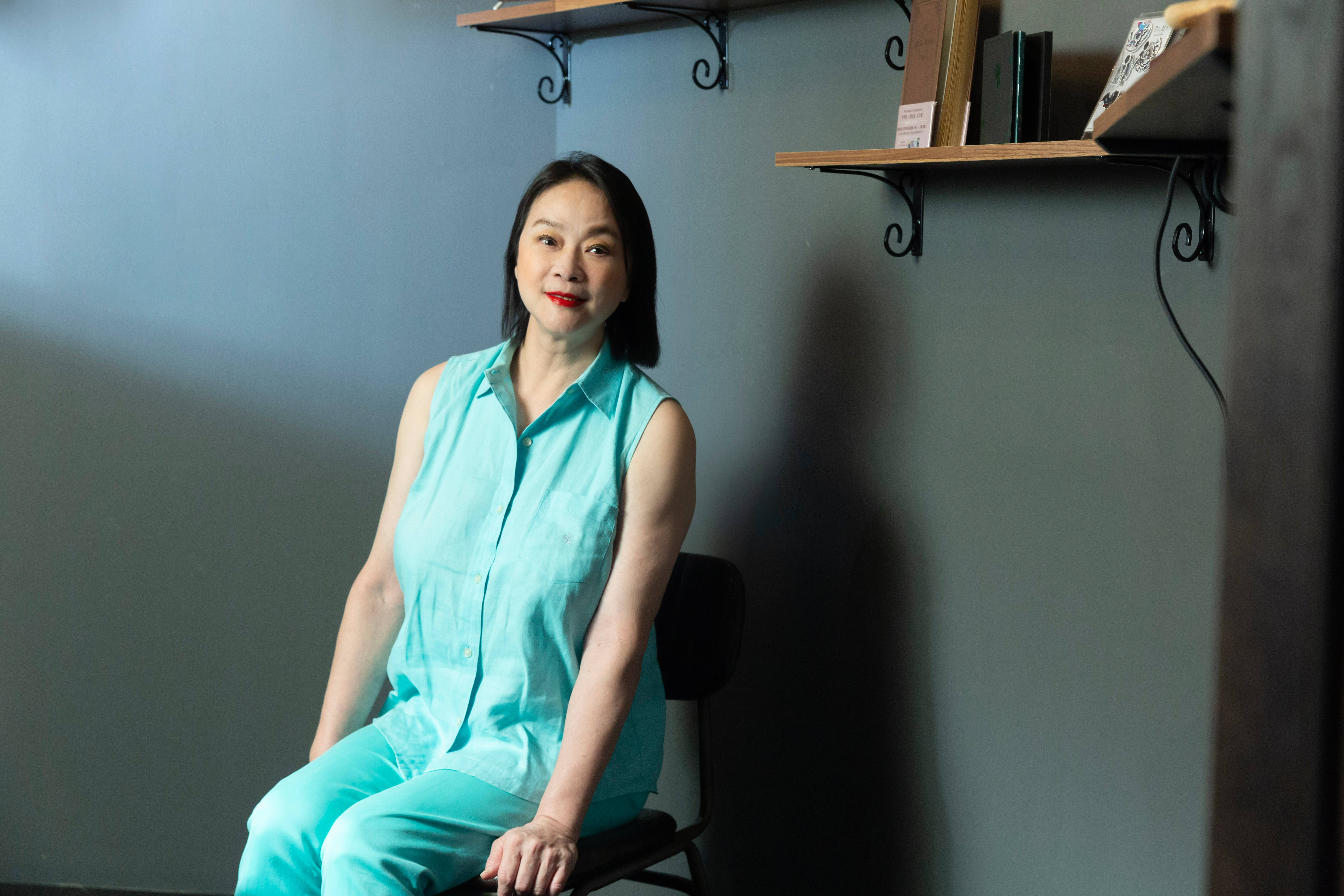 陸小芬說自己是一個不懂迎合的人，在人際關係上沒辦法八面玲瓏，幸運的是，她有自由選擇的能力。