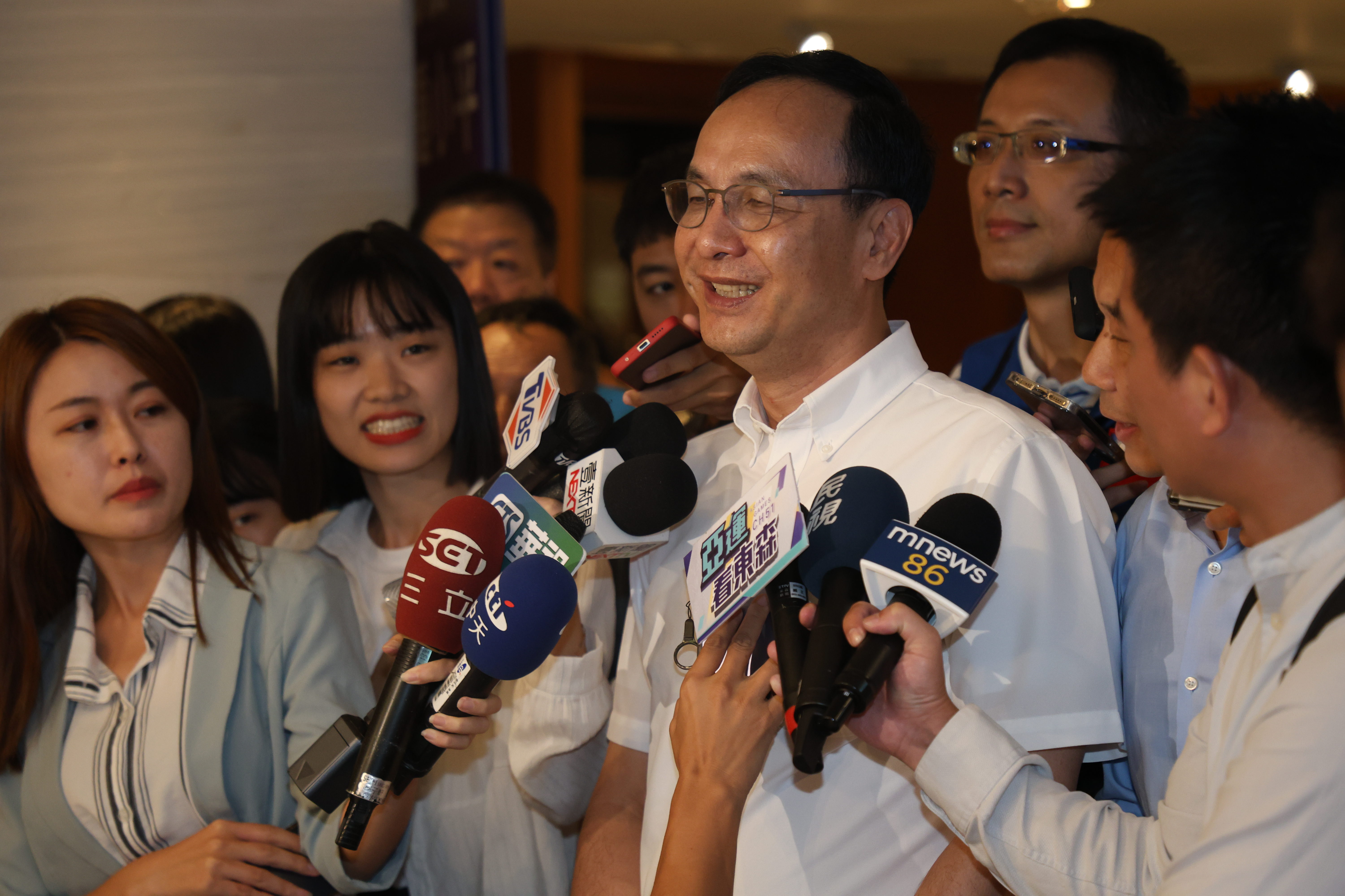 對於柯文哲在內部會議飆罵國民黨「去死吧」,朱立倫受訪時緩頰,表示雙方是老同學,溝通應該沒問題。(國民黨文傳會提供)