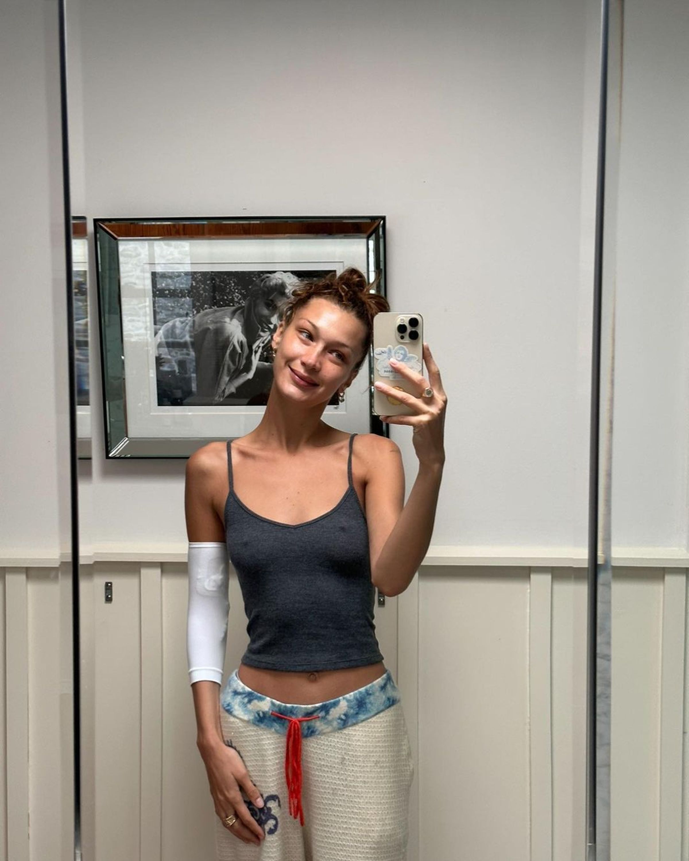 美國名模Bella Hadid因罹患萊姆病被迫停工休養。(翻攝Bella Hadid INS)