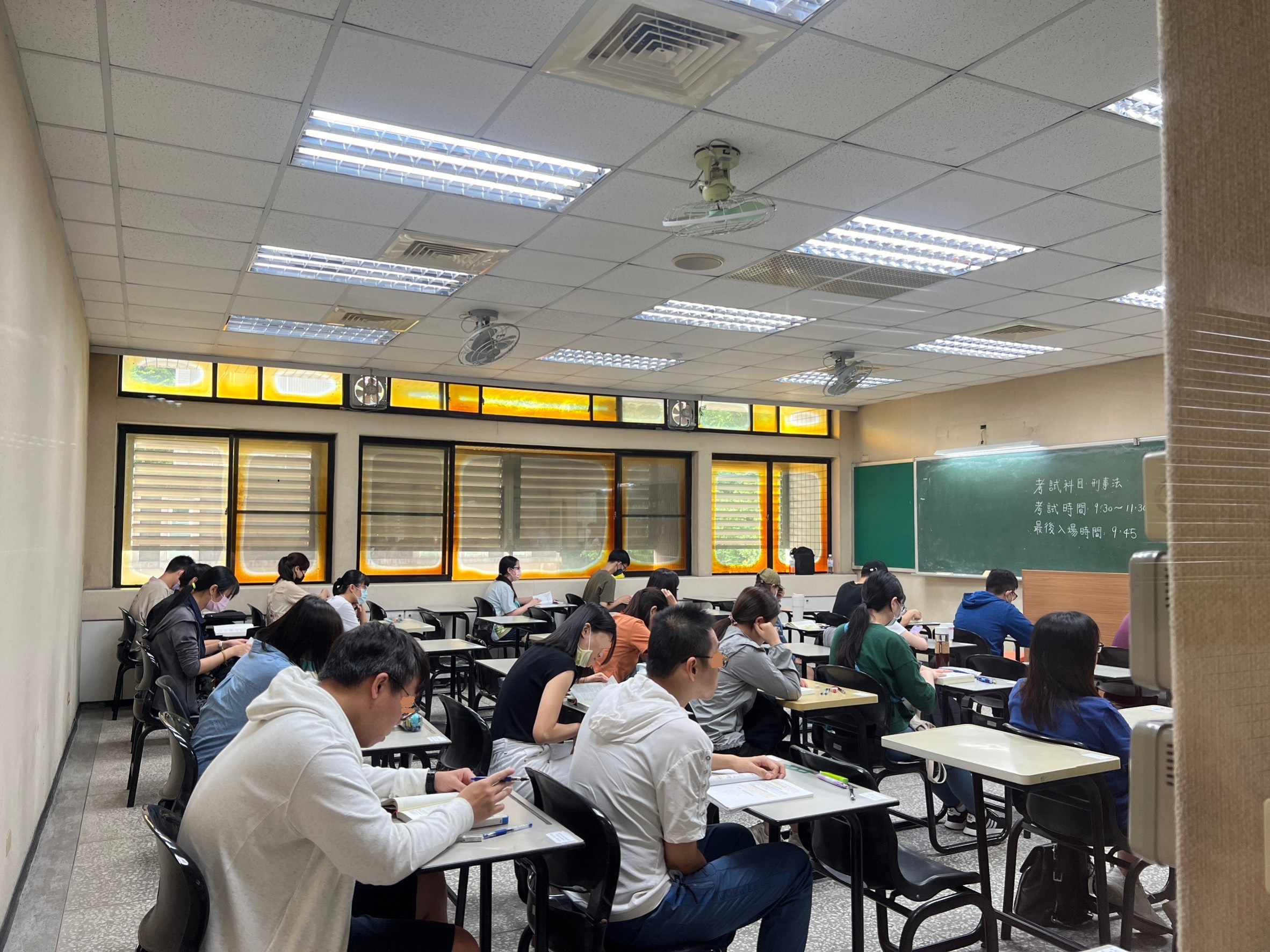 北檢今公告錄取10位檢察官助理，將協助檢方辦理卷證分析、資料蒐集整理、製作簡報、執行業務等檢察官交辦事項。 