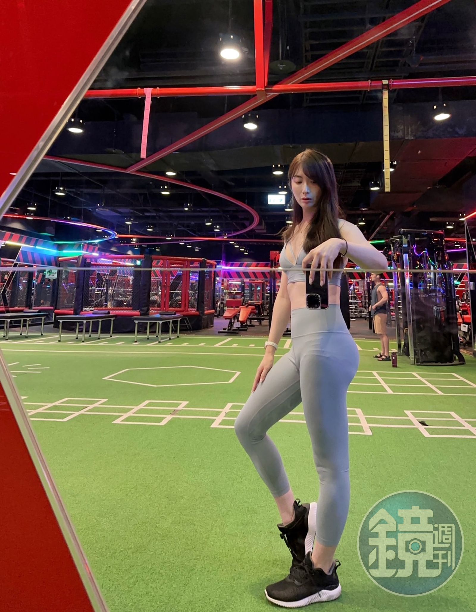陳漢章熱愛運動,打扮亮麗,展現白皙肌膚與高挑身材,吸引不少網友關注。