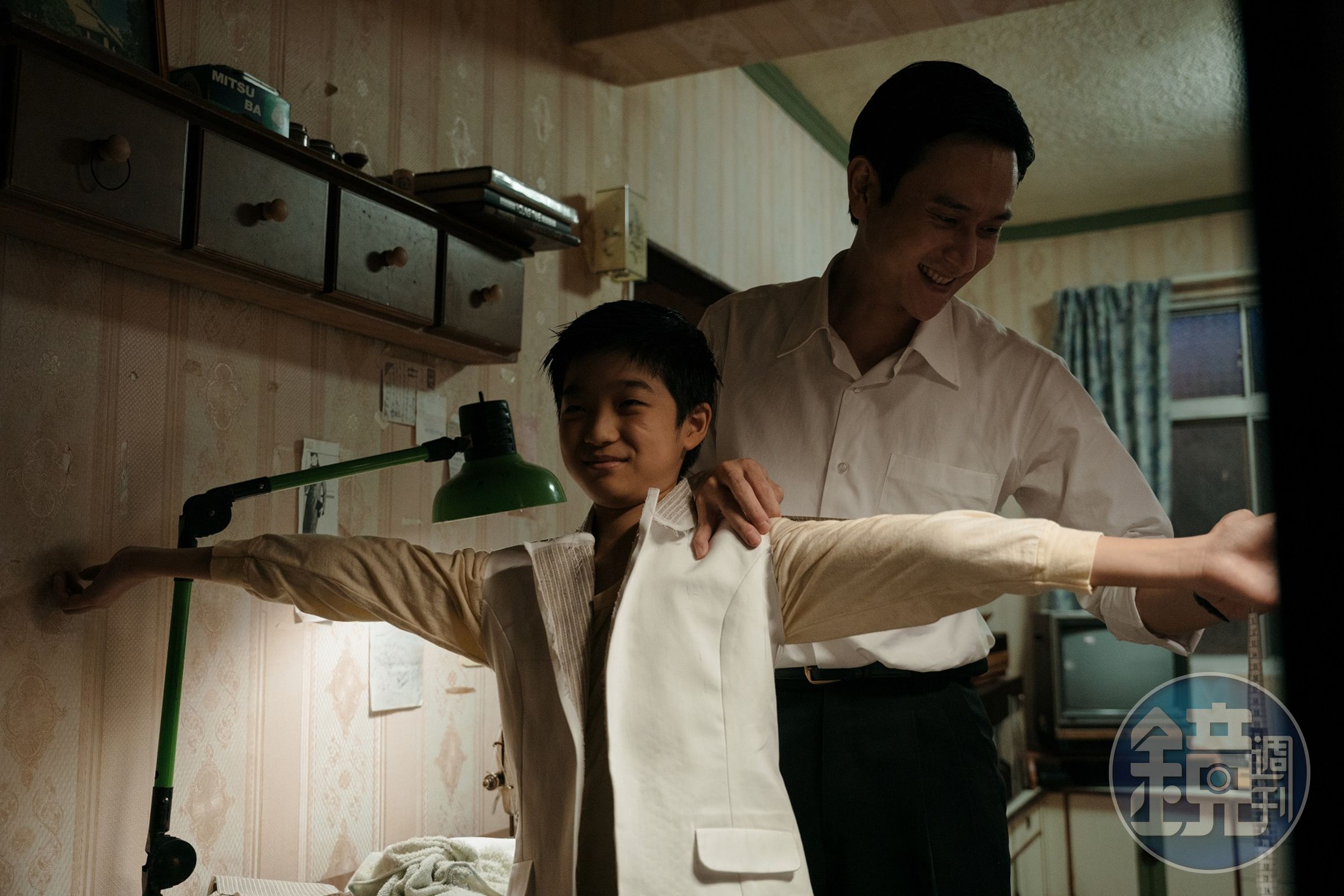 劉冠廷與白潤音在片中飾演父子,兩人單純老實,相依為命。(華映提供)