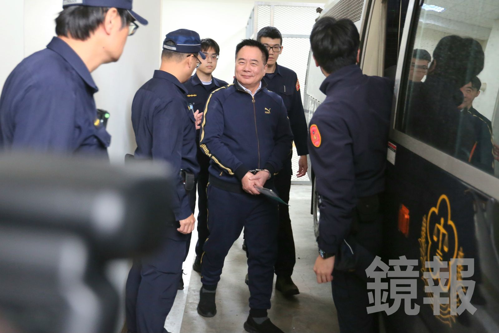 微笑上囚車!蔡正元入監前狂講半小時 控檢察官要他咬馬英九