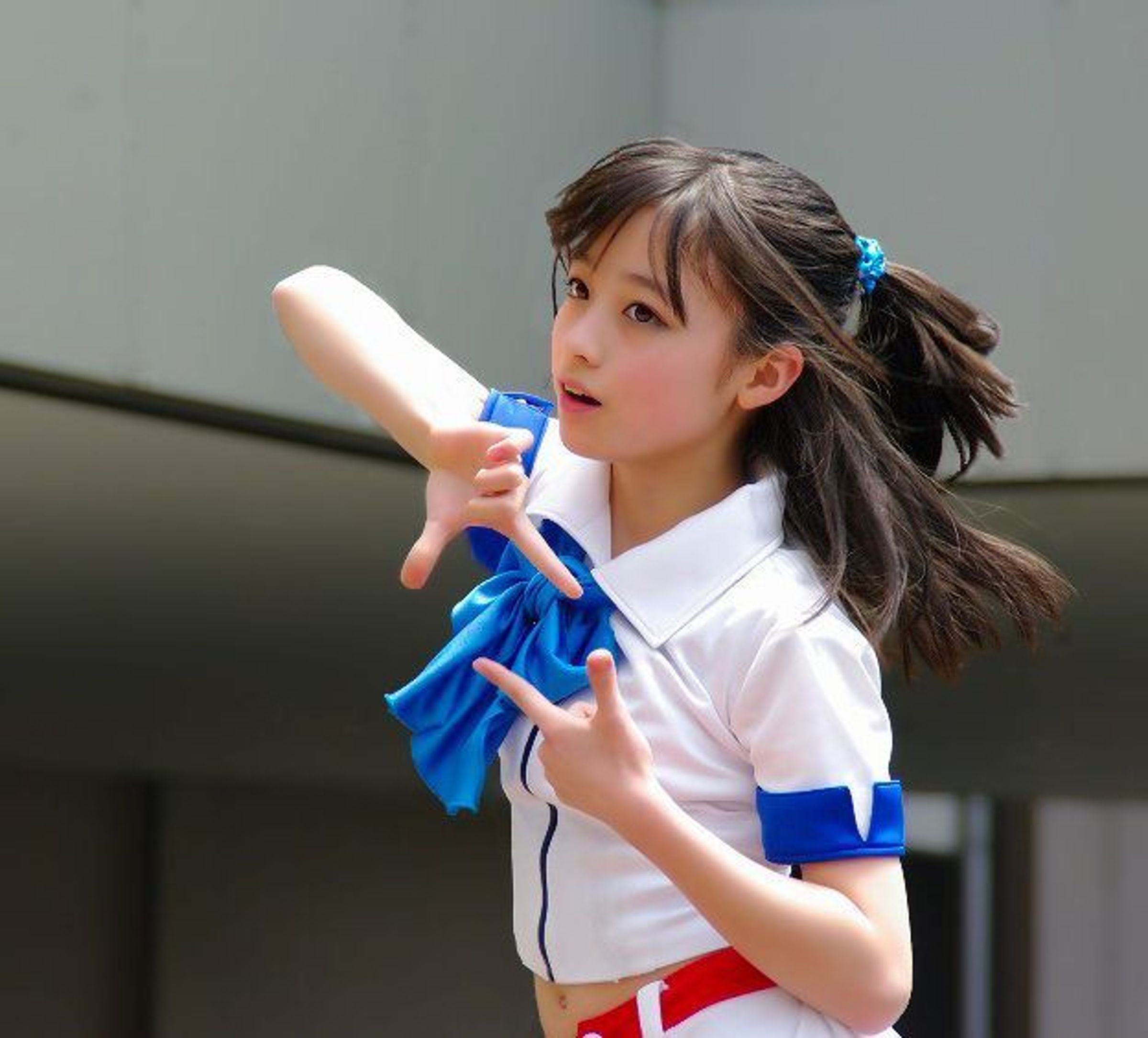 橋本環奈因為這張照片獲得「千年一遇美少女」稱號。（網路圖片）
