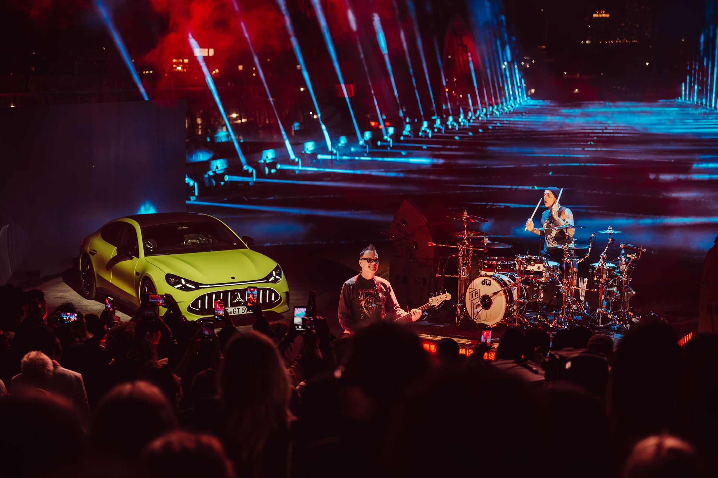 搖滾樂團Blink-182受邀在活動獻唱,直接開起了演唱會。(Mercedes-Benz提供)