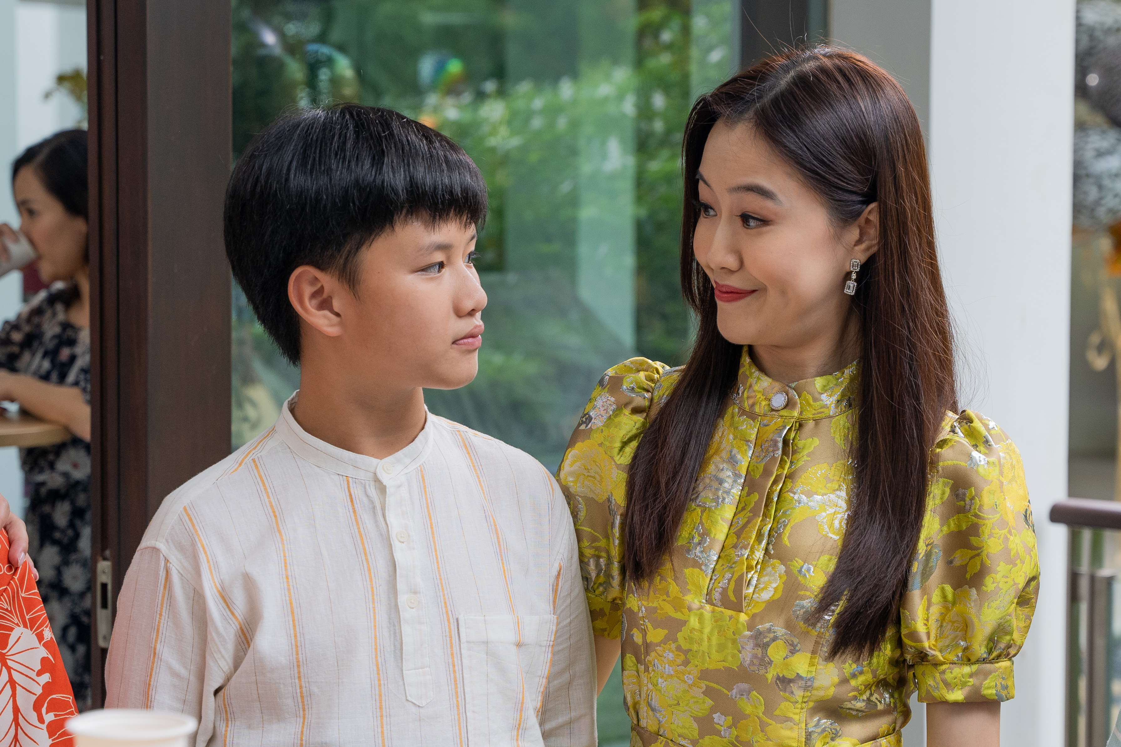 人氣歌手王嘉爾最愛的童年電影《小孩不笨3》台灣9月上映，左：江松恒、右：柳勝美。（華映娛樂提供）